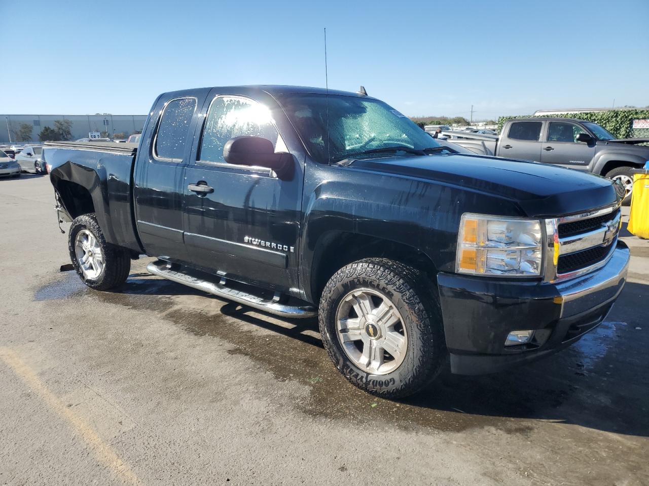 Photo 3 VIN: 1GCEC19J38Z175137 - CHEVROLET SILVERADO 