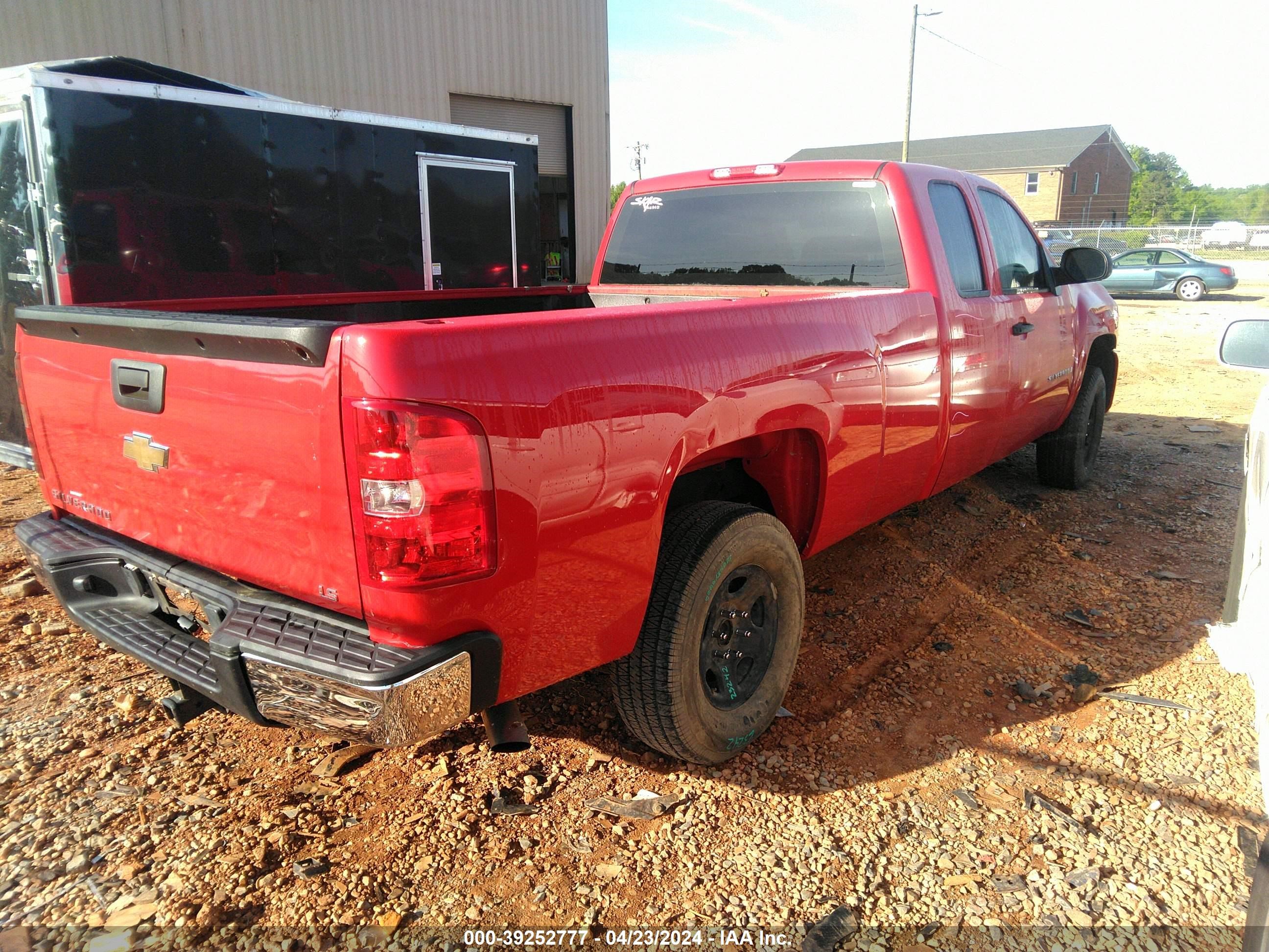 Photo 3 VIN: 1GCEC19J68E165709 - CHEVROLET SILVERADO 