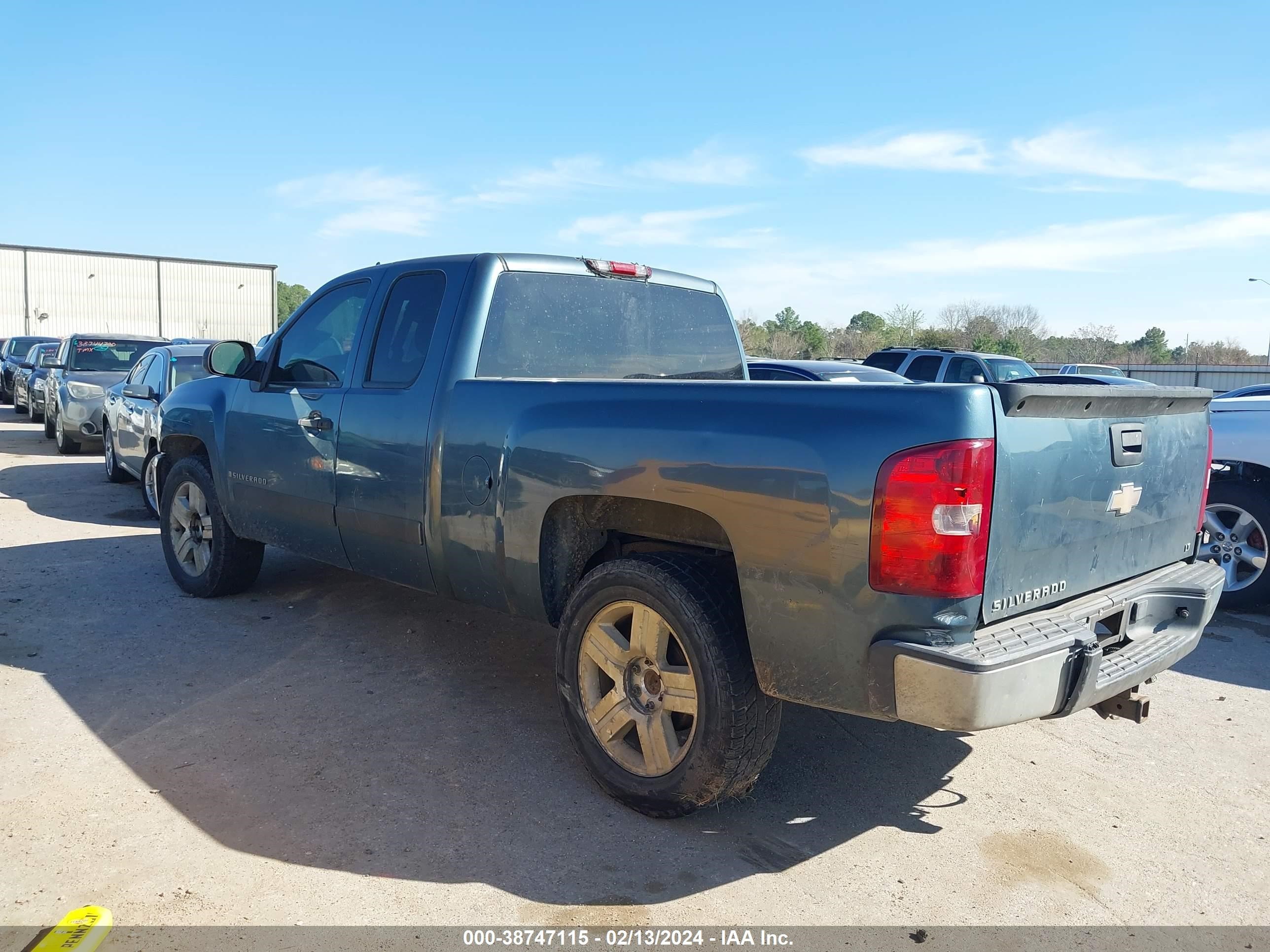 Photo 2 VIN: 1GCEC19J68Z329095 - CHEVROLET SILVERADO 