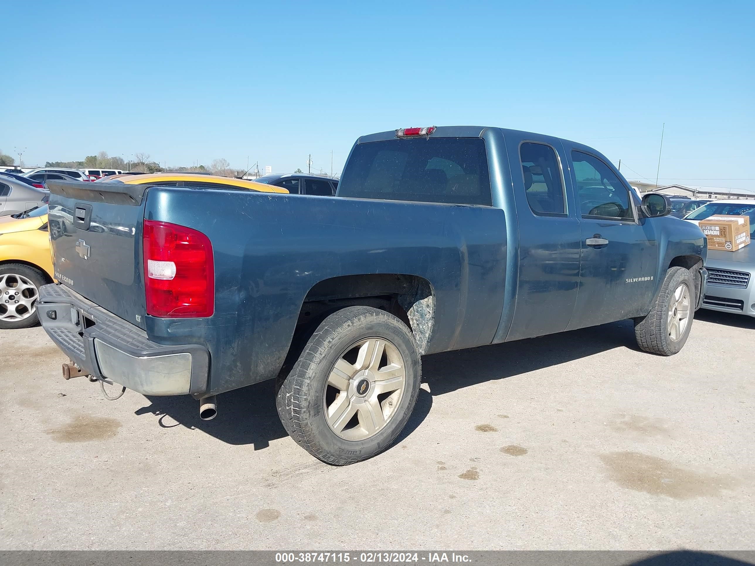 Photo 3 VIN: 1GCEC19J68Z329095 - CHEVROLET SILVERADO 