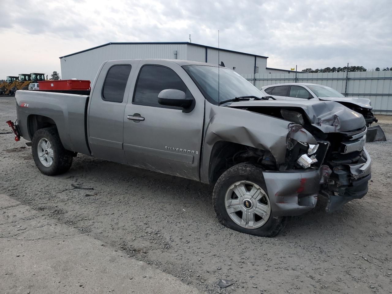 Photo 3 VIN: 1GCEC19J77Z610658 - CHEVROLET SILVERADO 