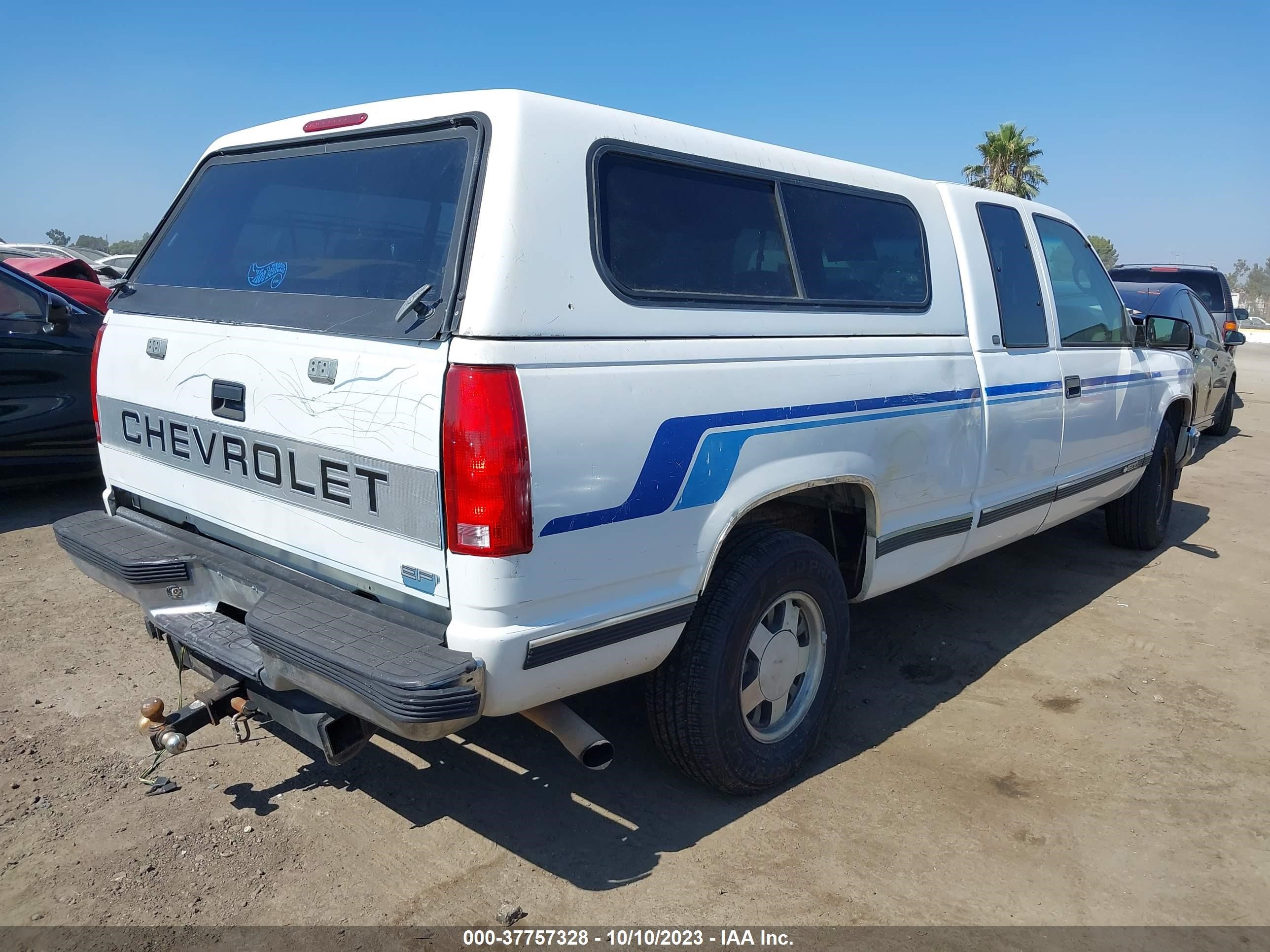 Photo 3 VIN: 1GCEC19M3WE136174 - CHEVROLET S-10 PICKUP 