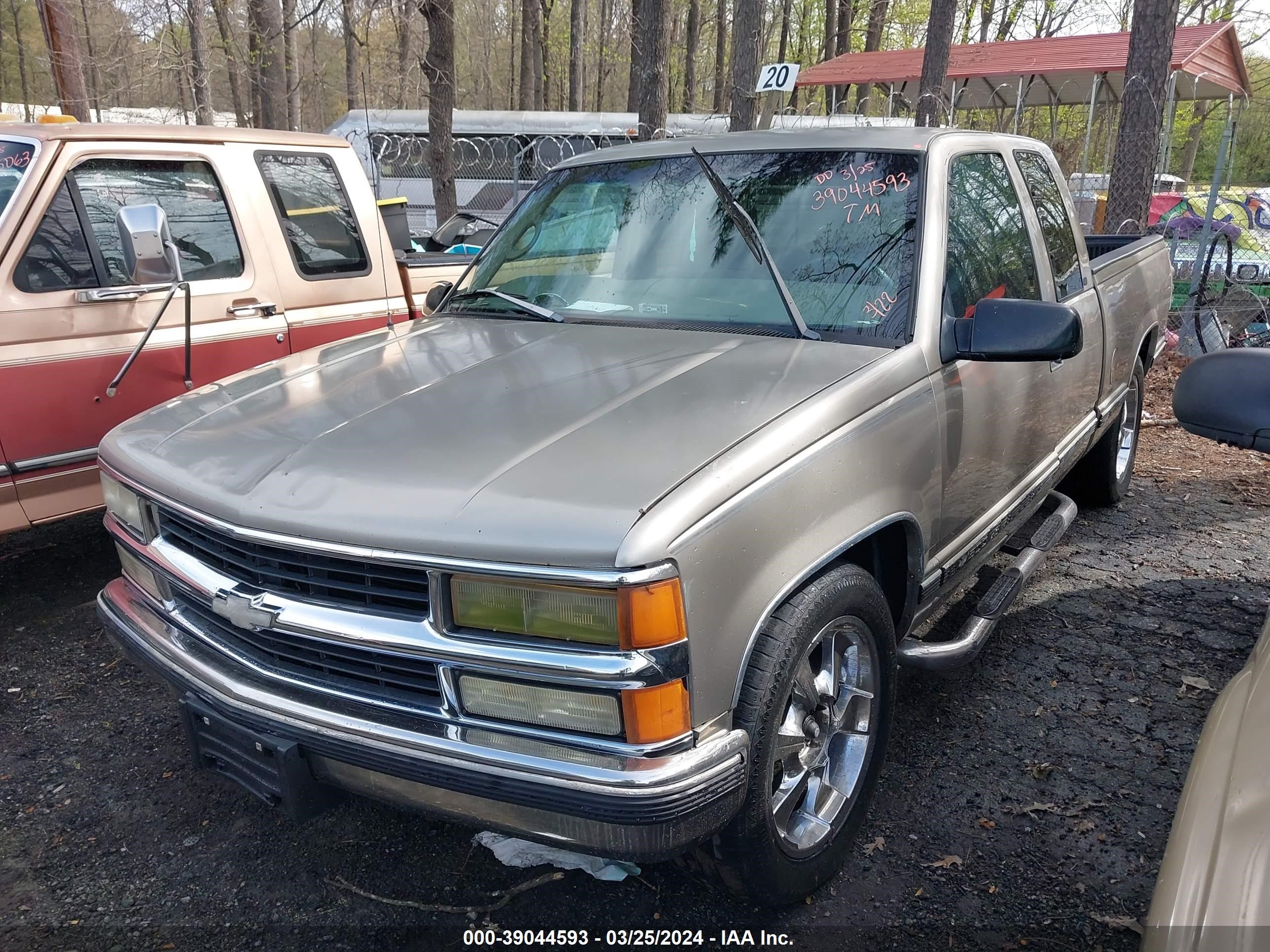 Photo 1 VIN: 1GCEC19R9XR142471 - CHEVROLET NULL 