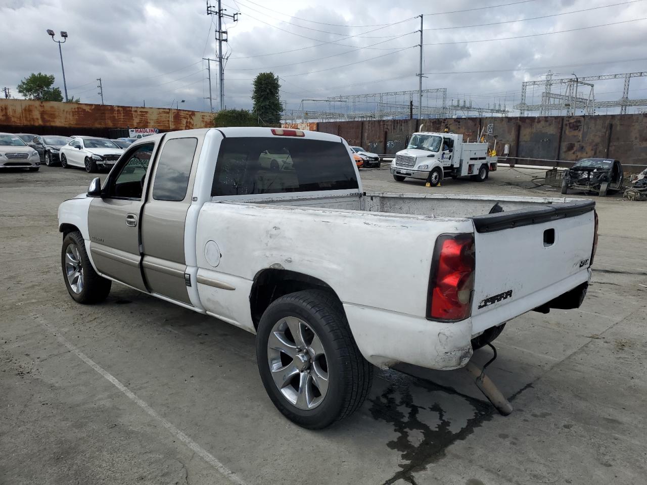 Photo 1 VIN: 1GCEC19T01Z132561 - CHEVROLET SILVERADO 