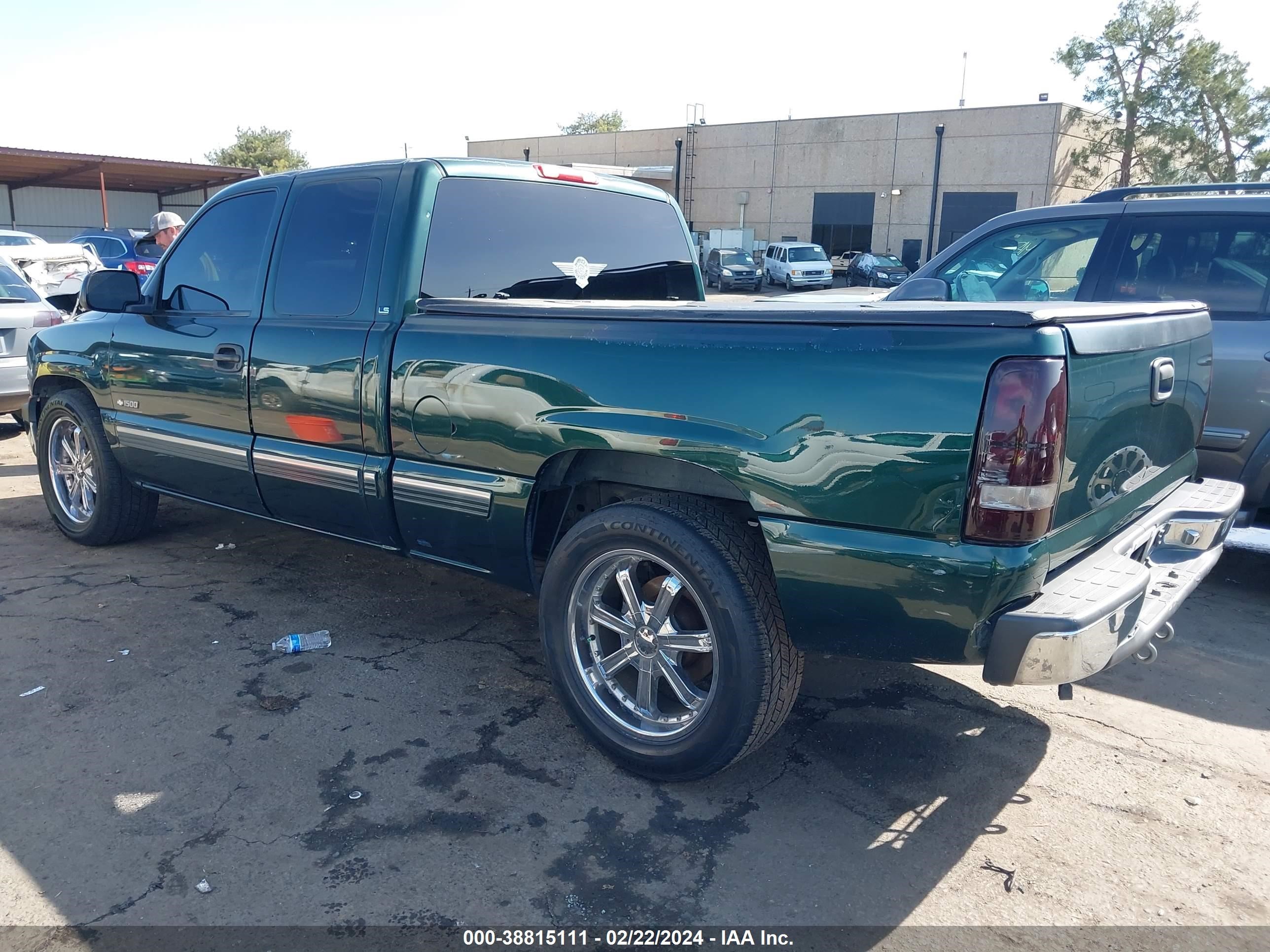 Photo 2 VIN: 1GCEC19T11Z194034 - CHEVROLET SILVERADO 