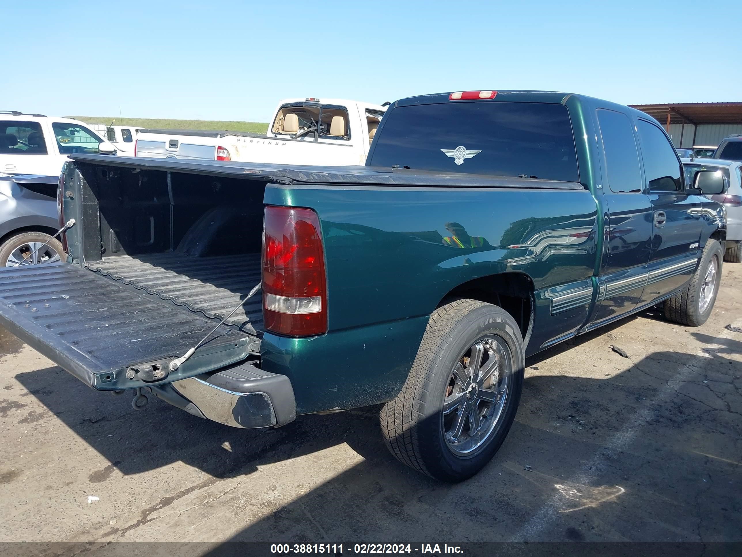 Photo 3 VIN: 1GCEC19T11Z194034 - CHEVROLET SILVERADO 