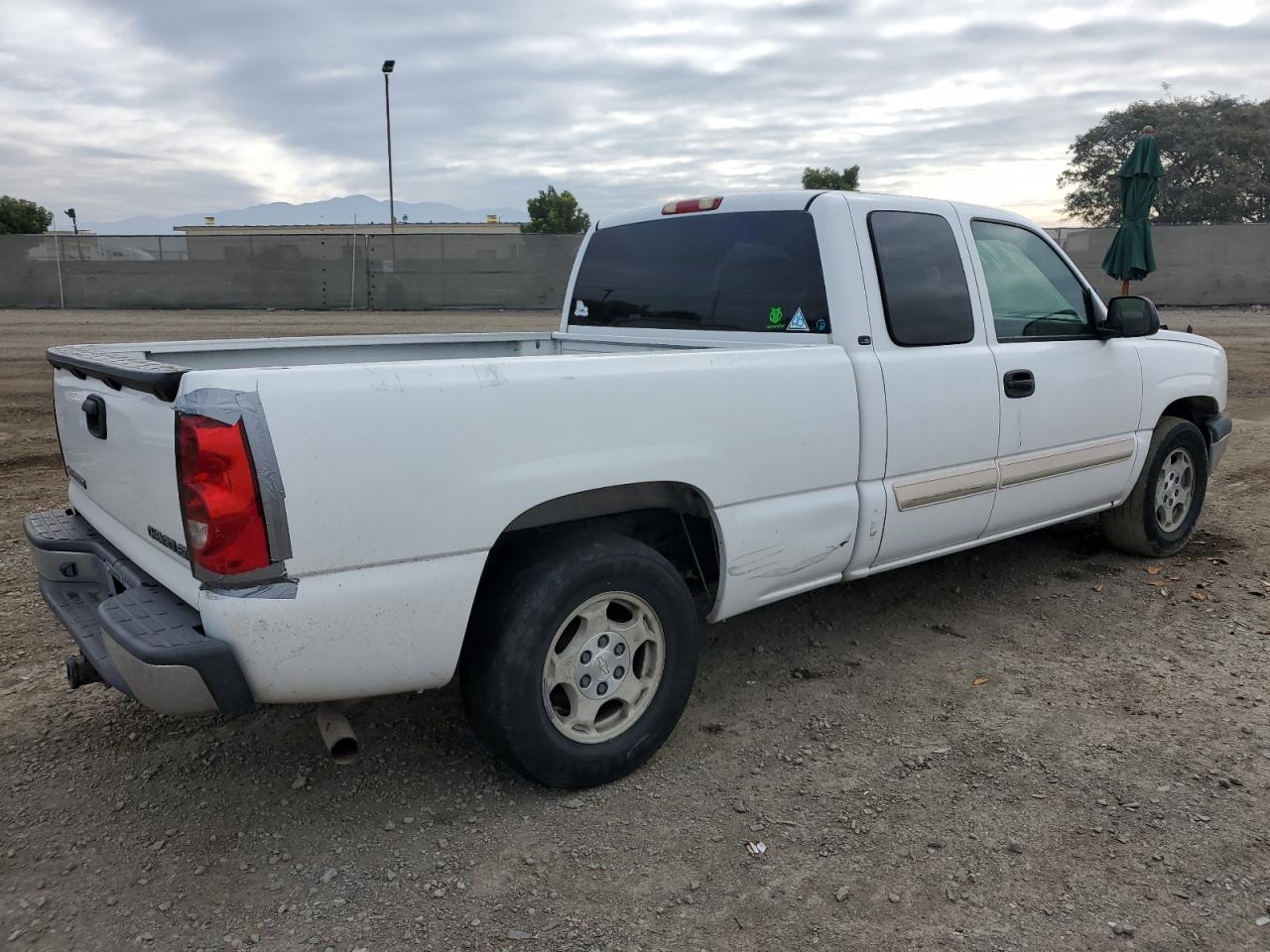 Photo 2 VIN: 1GCEC19T14Z238702 - CHEVROLET SILVERADO 