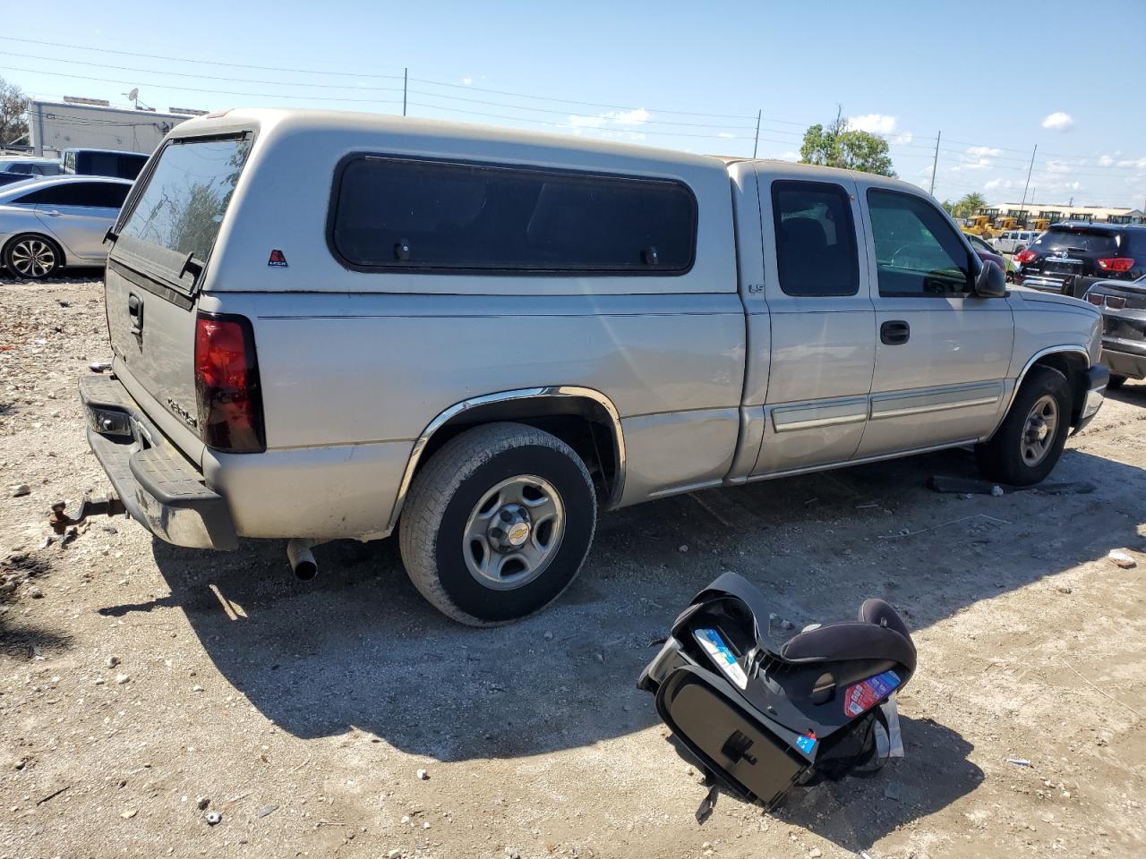 Photo 2 VIN: 1GCEC19T24Z272244 - CHEVROLET SILVERADO 