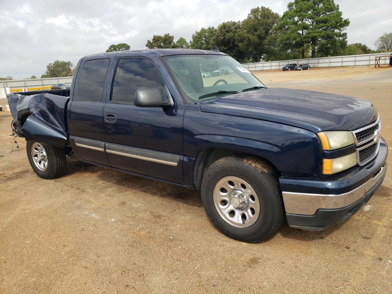 Photo 3 VIN: 1GCEC19T36Z115602 - CHEVROLET SILVERADO 