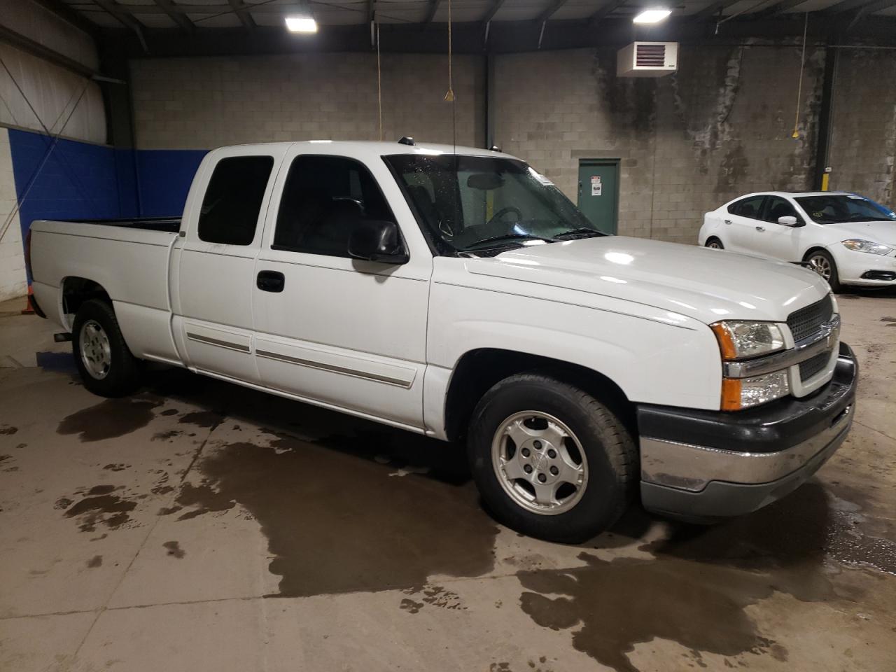 Photo 3 VIN: 1GCEC19T45Z129555 - CHEVROLET SILVERADO 