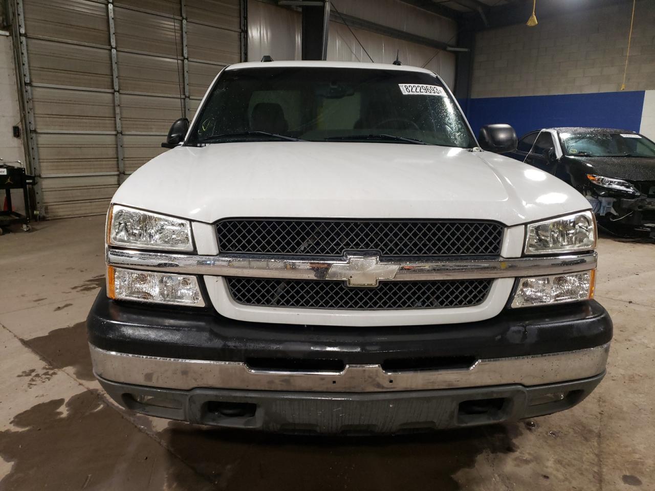 Photo 4 VIN: 1GCEC19T45Z129555 - CHEVROLET SILVERADO 