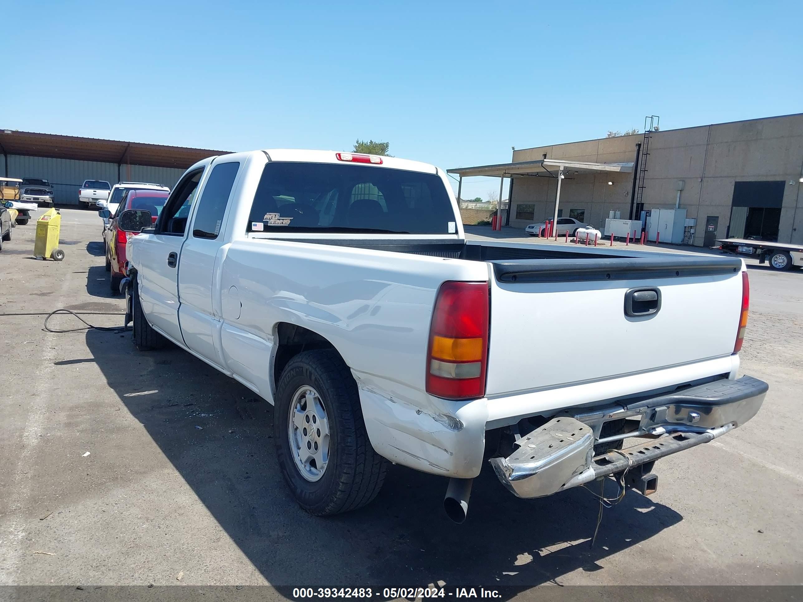 Photo 2 VIN: 1GCEC19T61Z207747 - CHEVROLET SILVERADO 