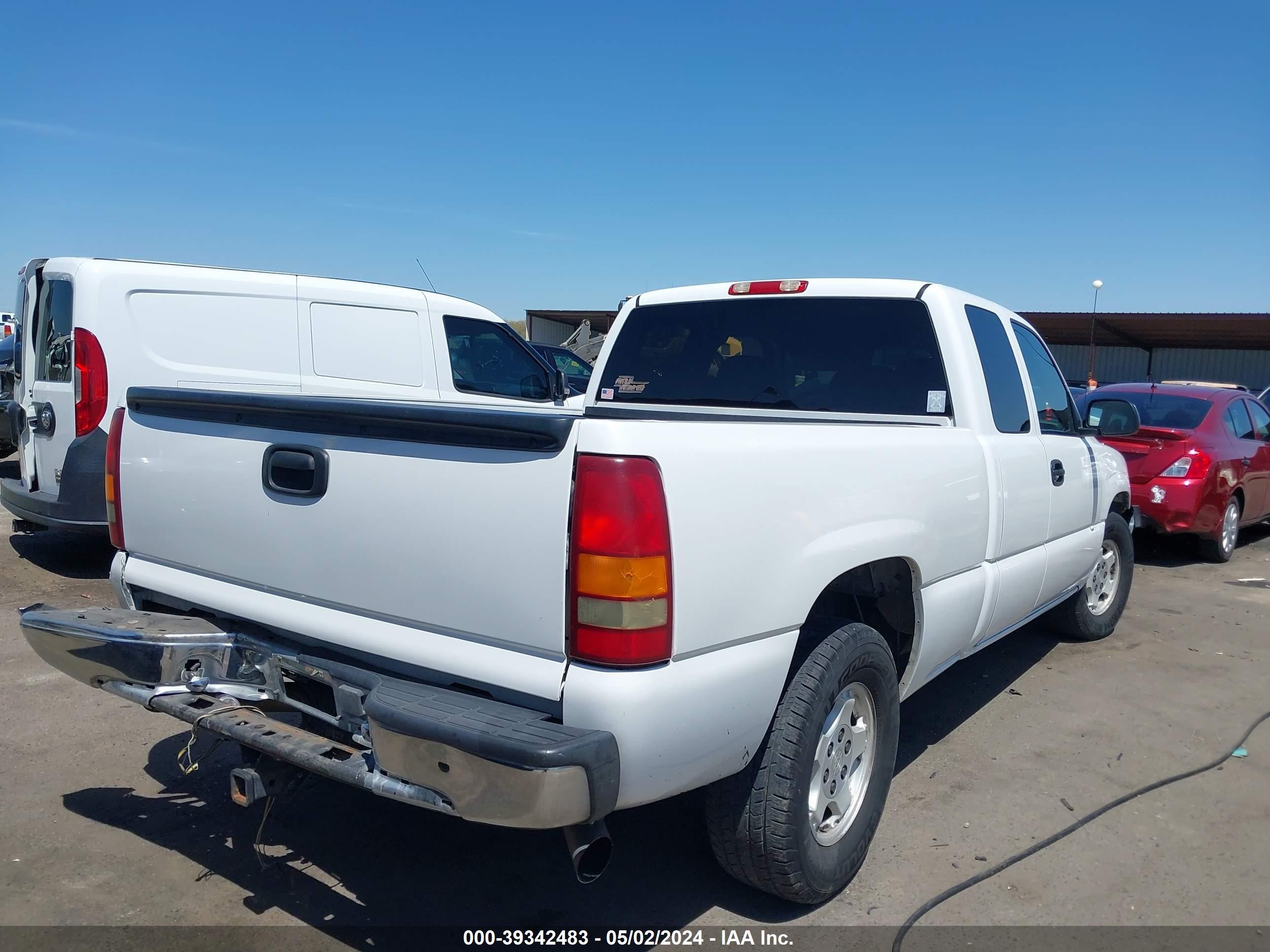 Photo 3 VIN: 1GCEC19T61Z207747 - CHEVROLET SILVERADO 