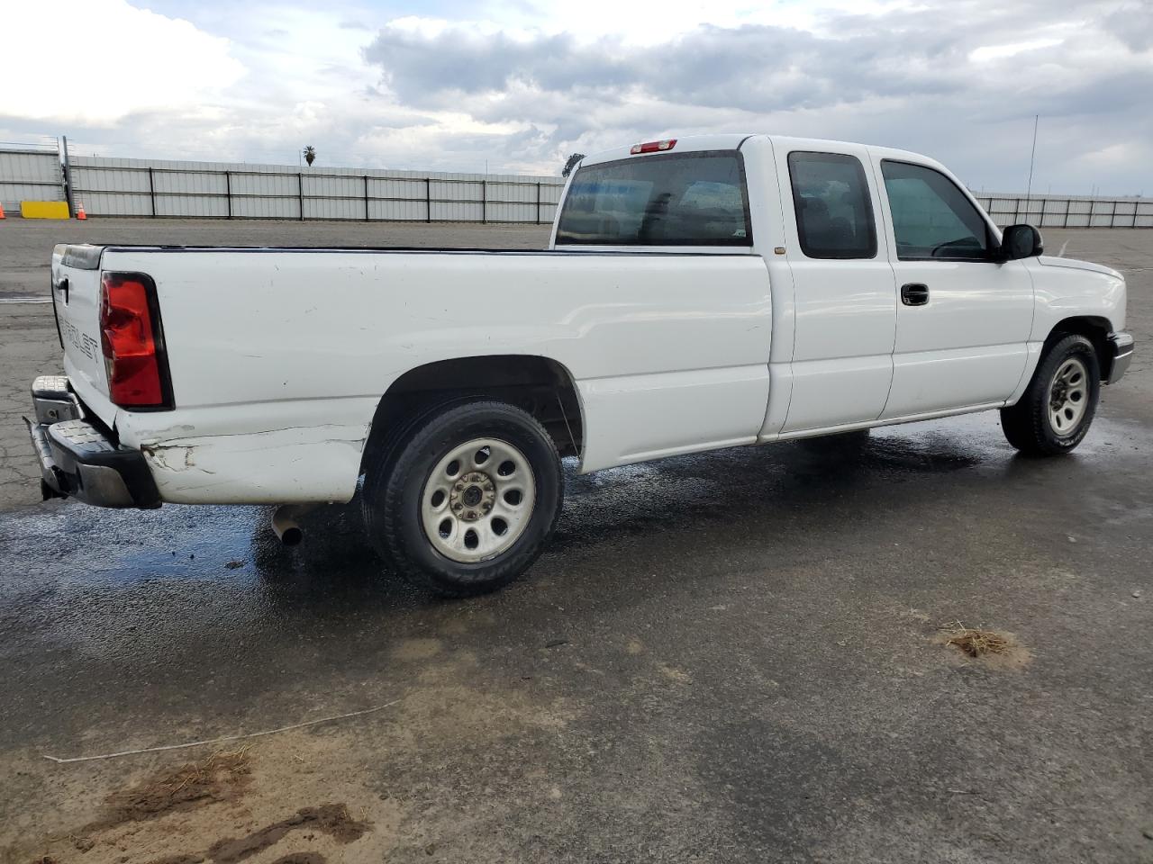 Photo 2 VIN: 1GCEC19T65E255780 - CHEVROLET SILVERADO 