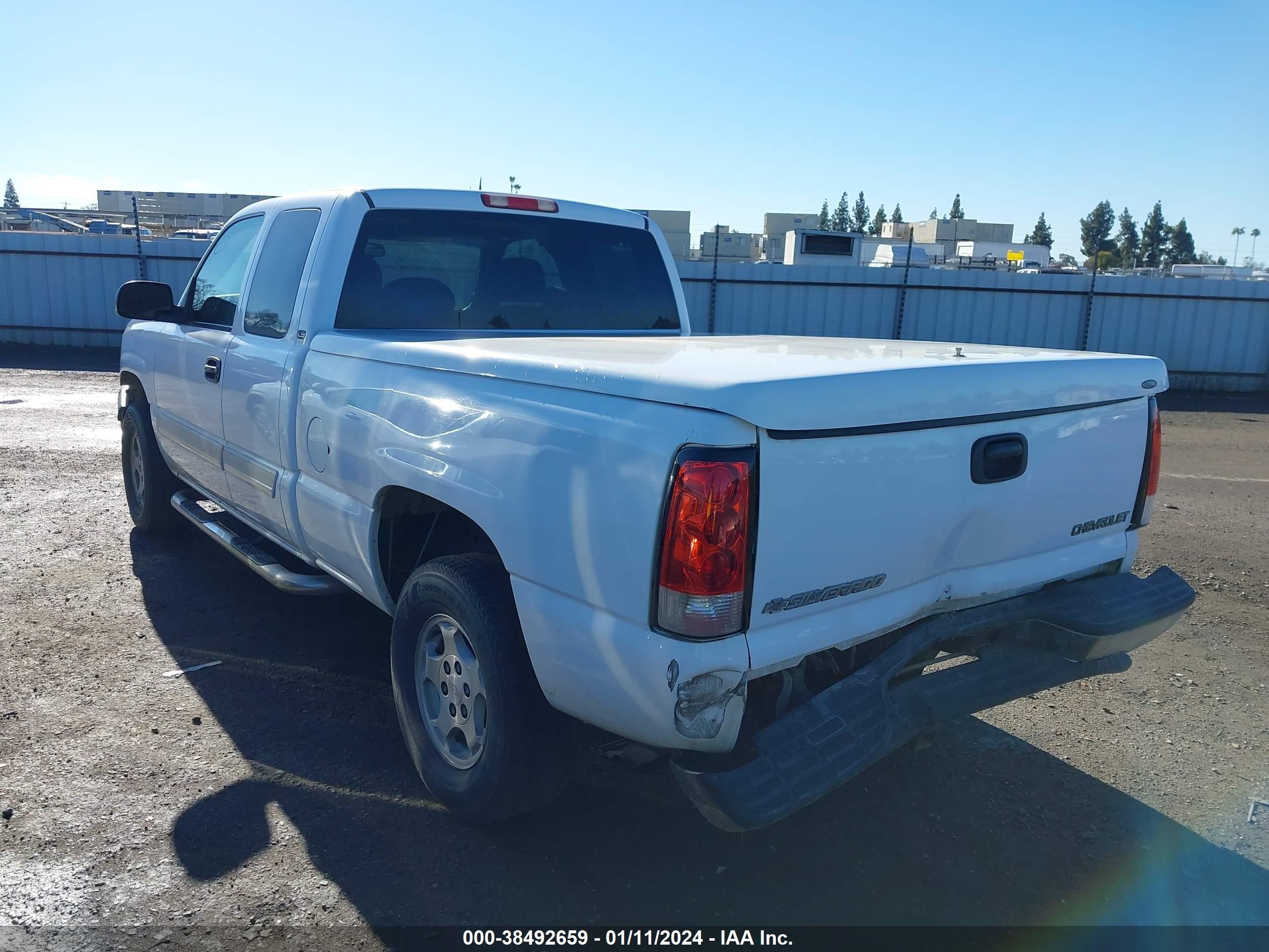 Photo 2 VIN: 1GCEC19T65Z130903 - CHEVROLET SILVERADO 