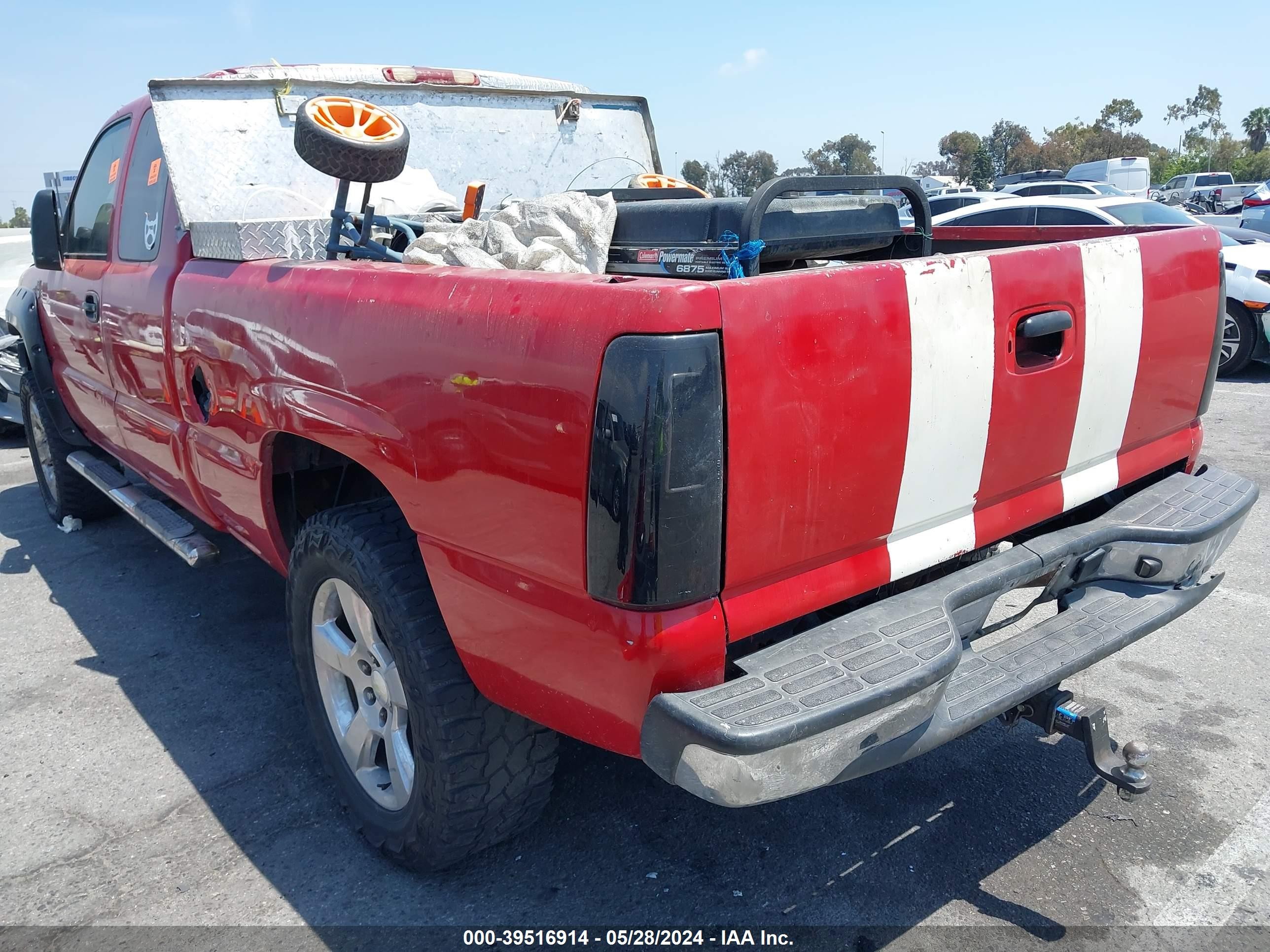 Photo 2 VIN: 1GCEC19T7YZ117310 - CHEVROLET SILVERADO 