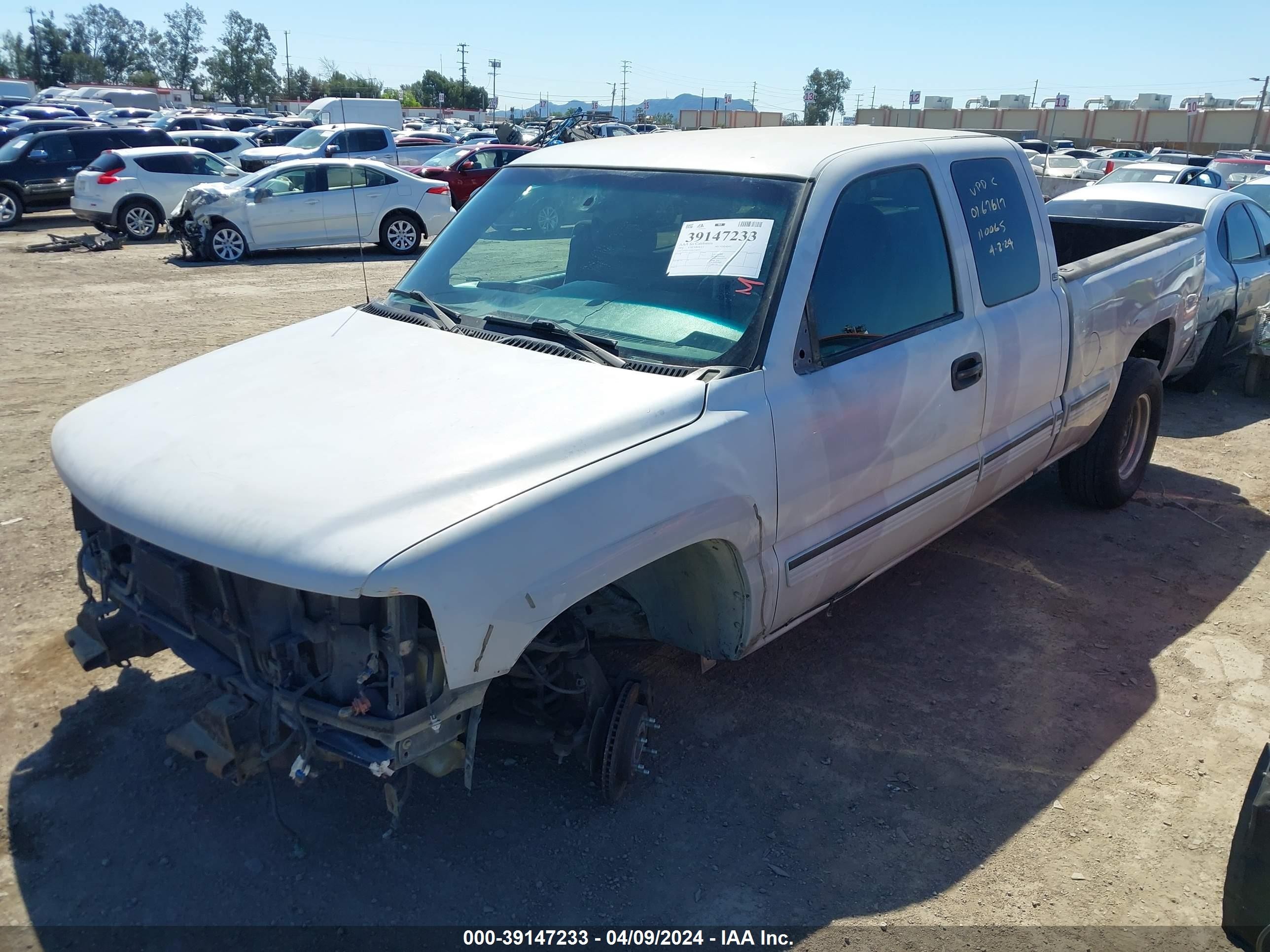 Photo 1 VIN: 1GCEC19T81Z148555 - CHEVROLET SILVERADO 