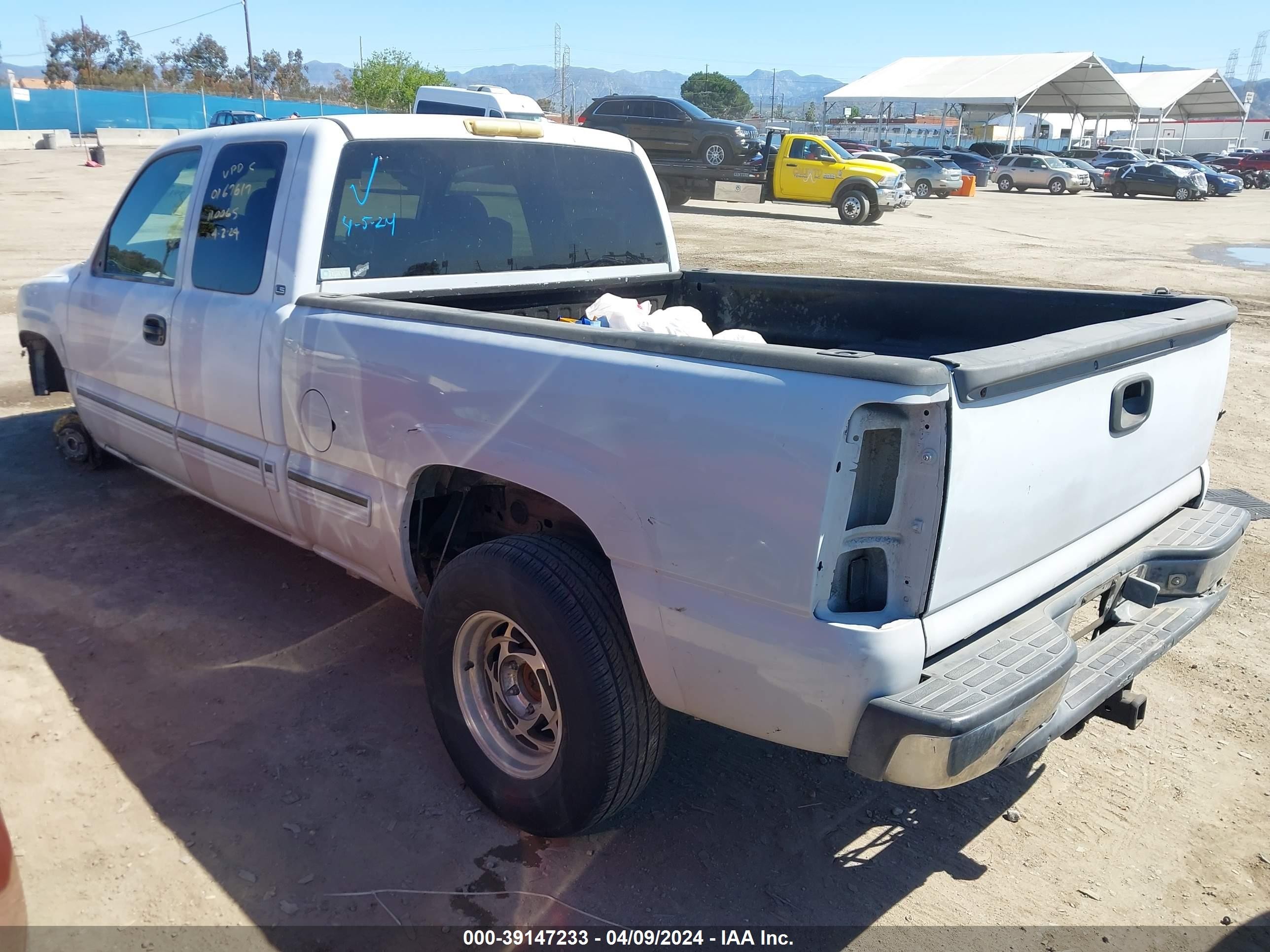 Photo 2 VIN: 1GCEC19T81Z148555 - CHEVROLET SILVERADO 