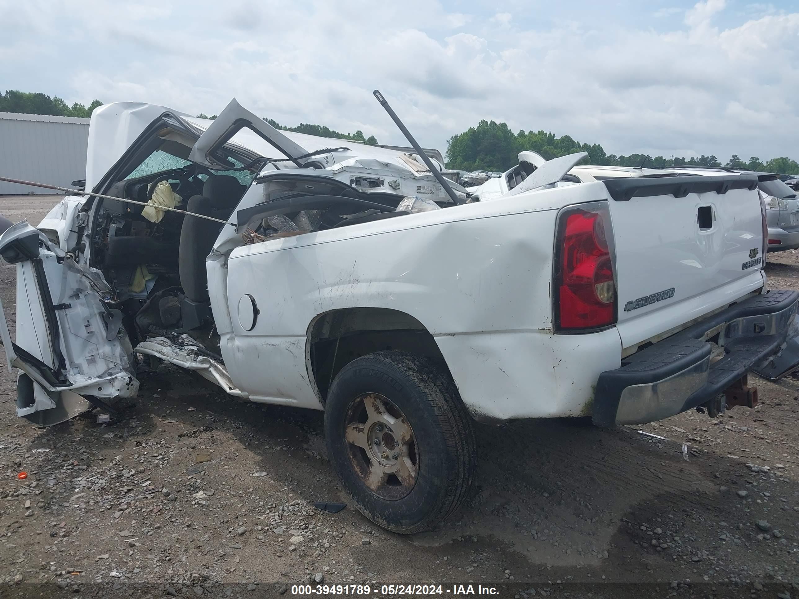 Photo 2 VIN: 1GCEC19T85Z120325 - CHEVROLET SILVERADO 