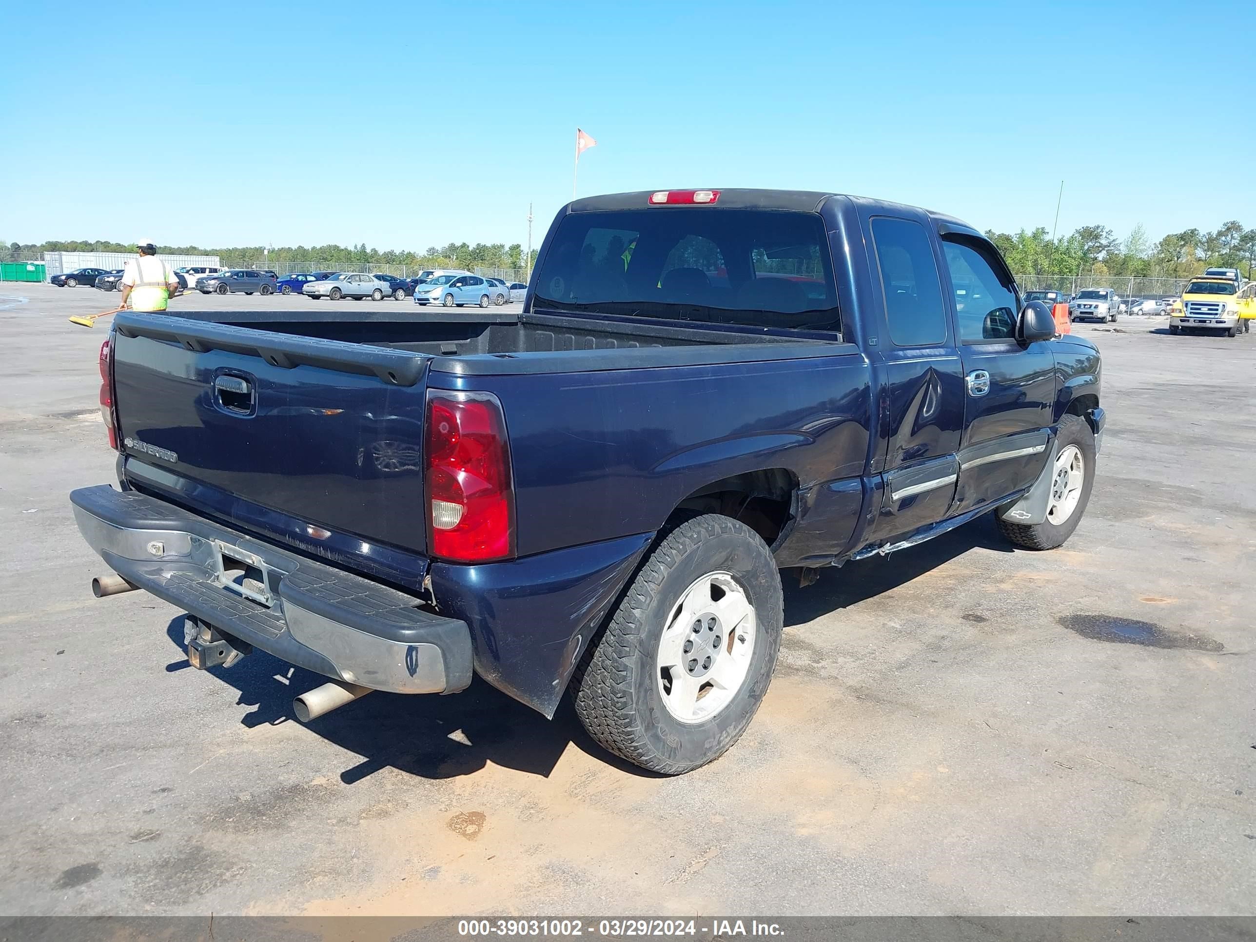 Photo 3 VIN: 1GCEC19T86Z121931 - CHEVROLET SILVERADO 