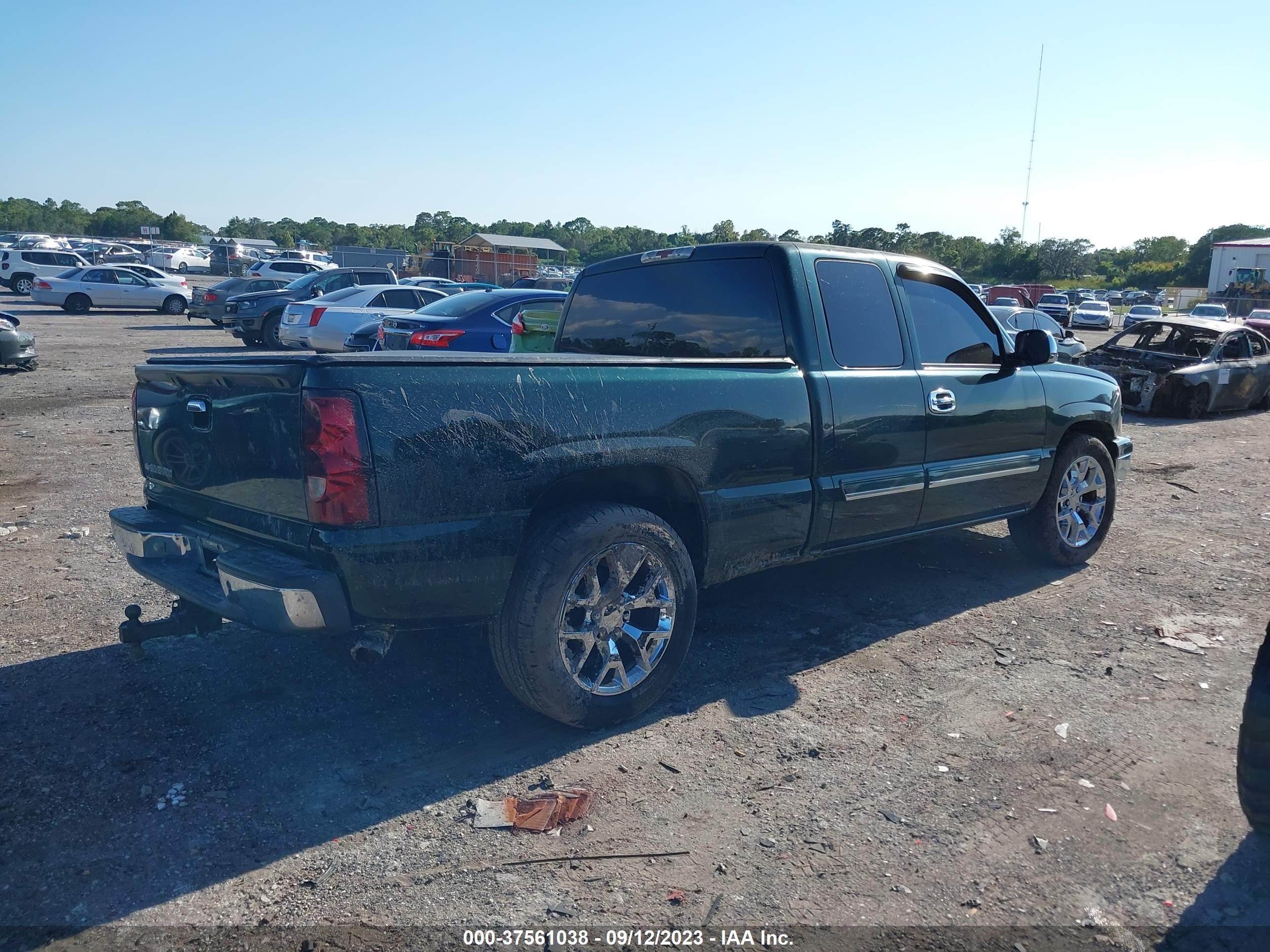 Photo 3 VIN: 1GCEC19T86Z181126 - CHEVROLET SILVERADO 