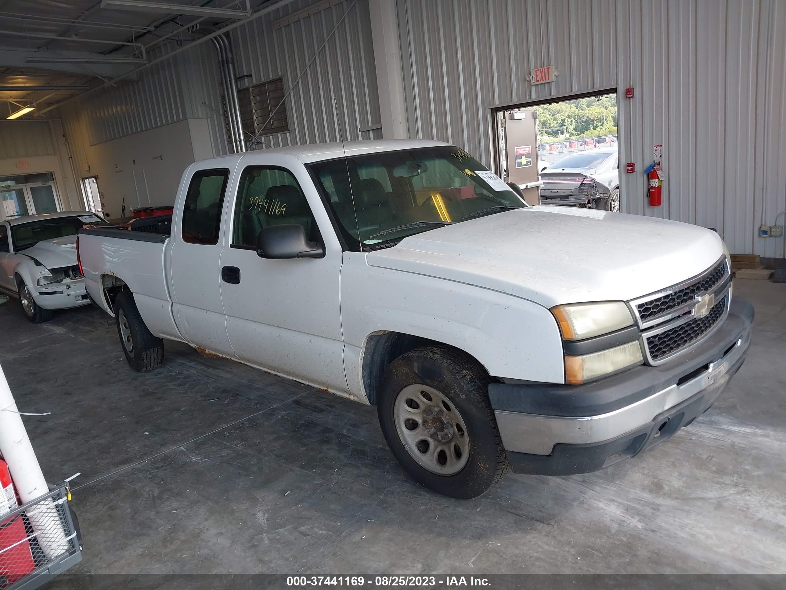 Photo 0 VIN: 1GCEC19T86Z193261 - CHEVROLET SILVERADO 