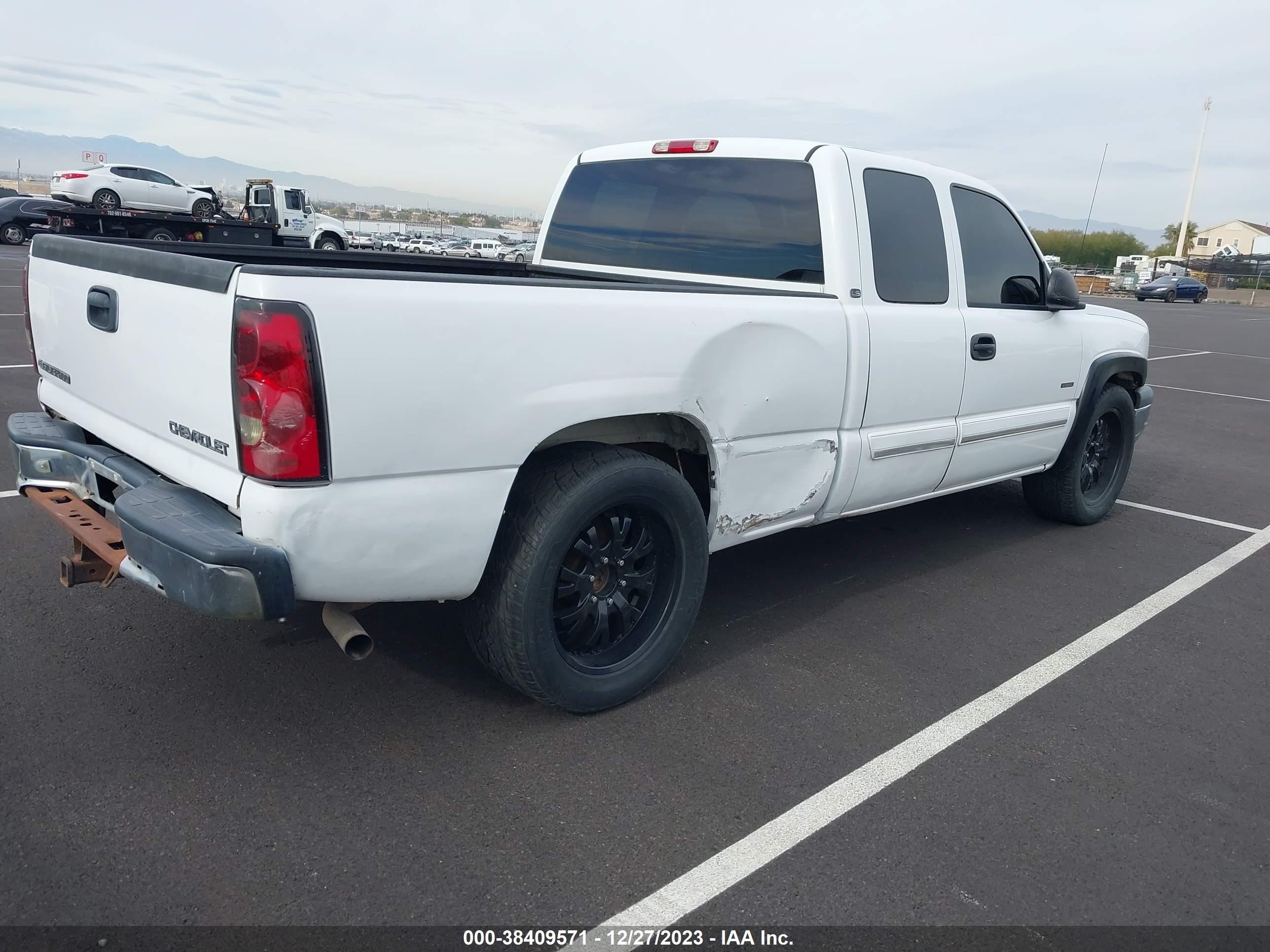 Photo 3 VIN: 1GCEC19T95Z128305 - CHEVROLET SILVERADO 