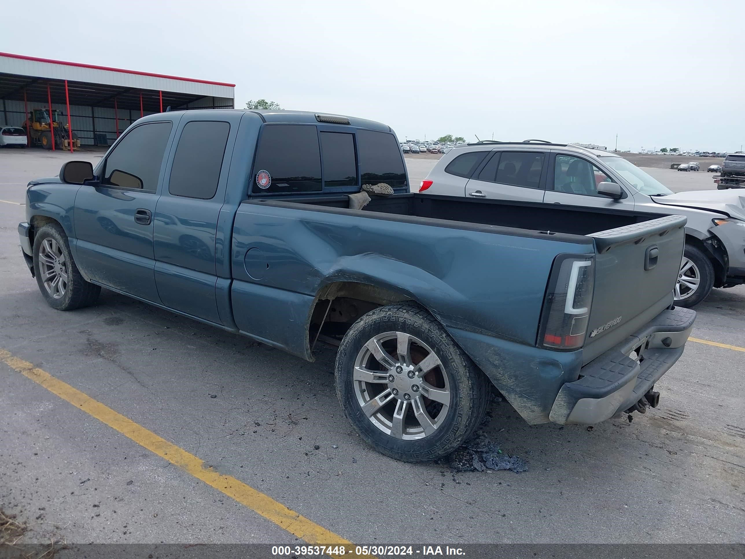 Photo 2 VIN: 1GCEC19TX6Z142490 - CHEVROLET SILVERADO 