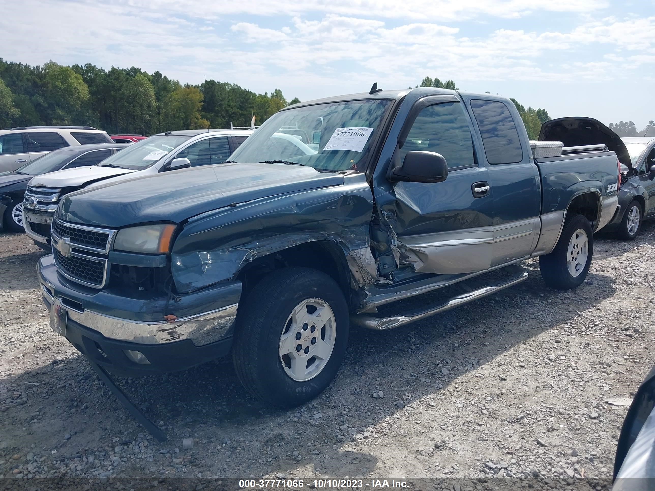 Photo 1 VIN: 1GCEC19TX6Z238085 - CHEVROLET SILVERADO 