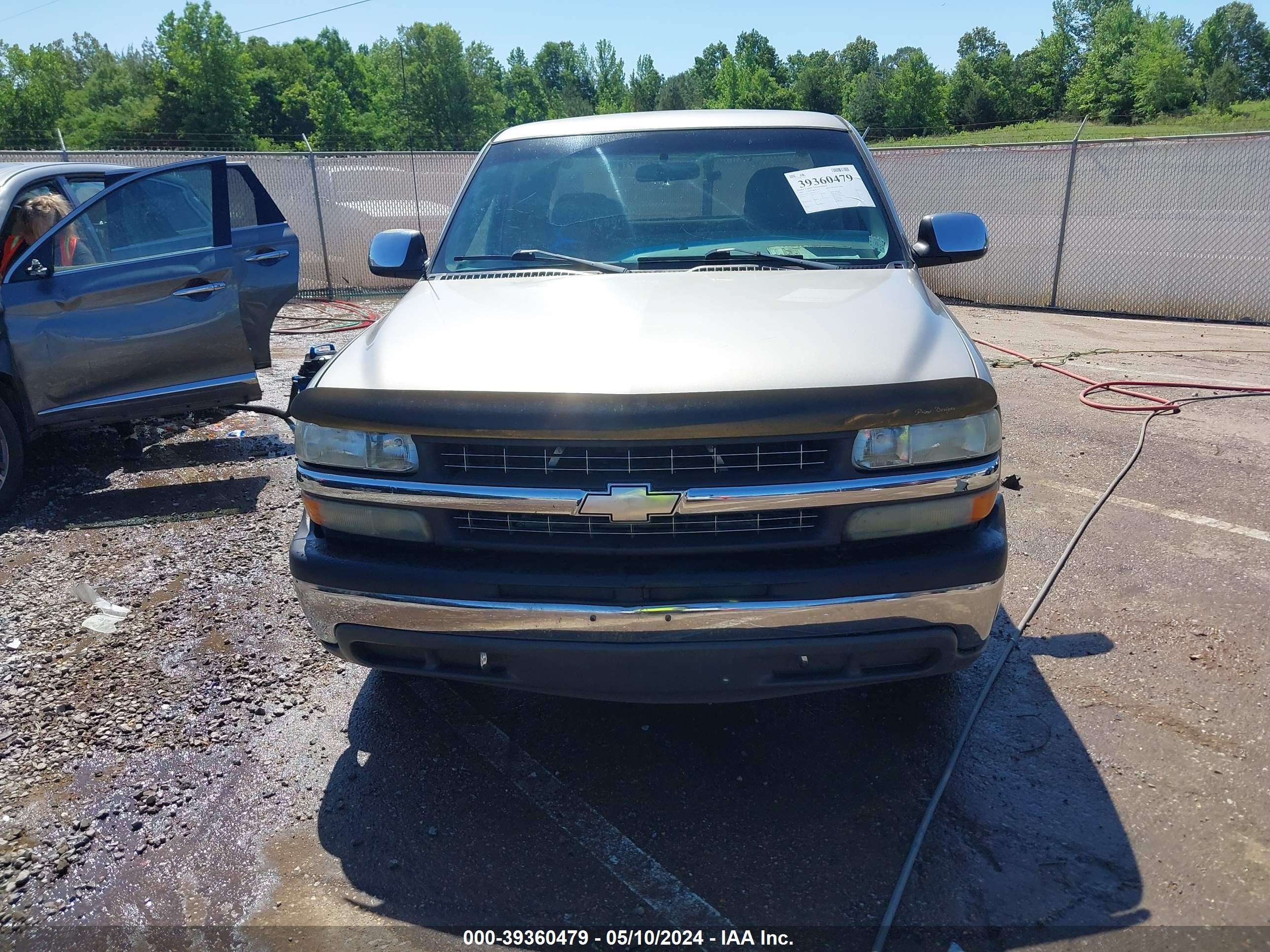 Photo 11 VIN: 1GCEC19V0YZ211773 - CHEVROLET SILVERADO 