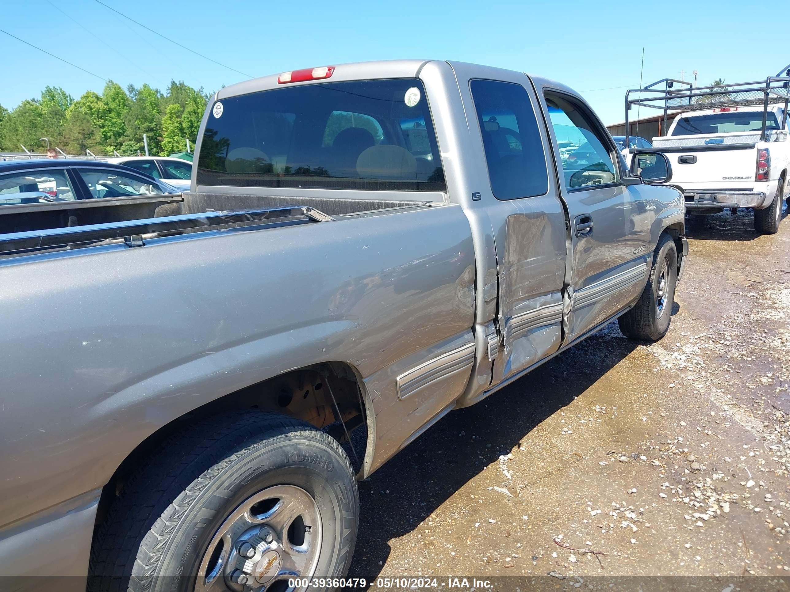 Photo 18 VIN: 1GCEC19V0YZ211773 - CHEVROLET SILVERADO 