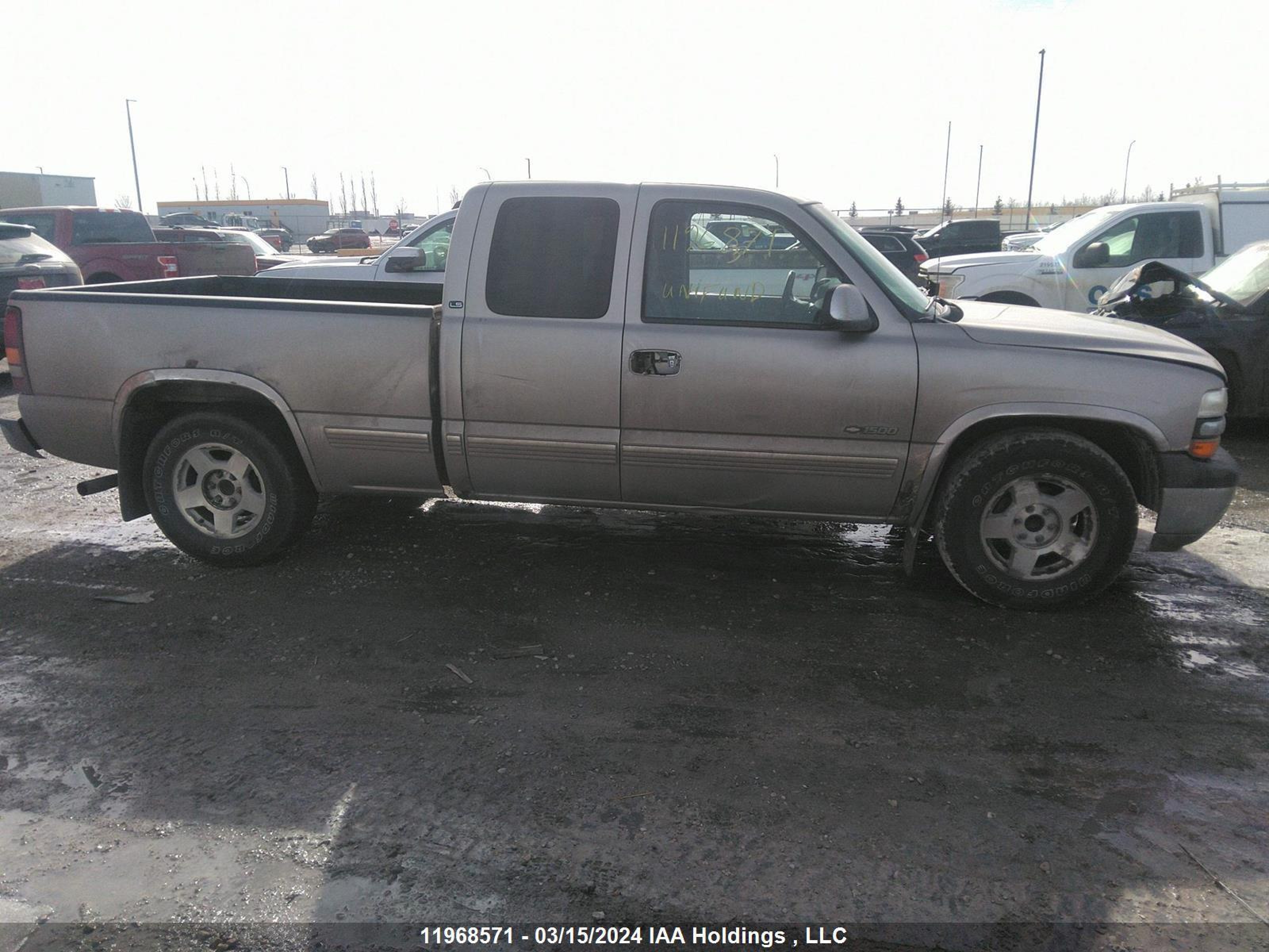 Photo 12 VIN: 1GCEC19V0YZ281807 - CHEVROLET SILVERADO 