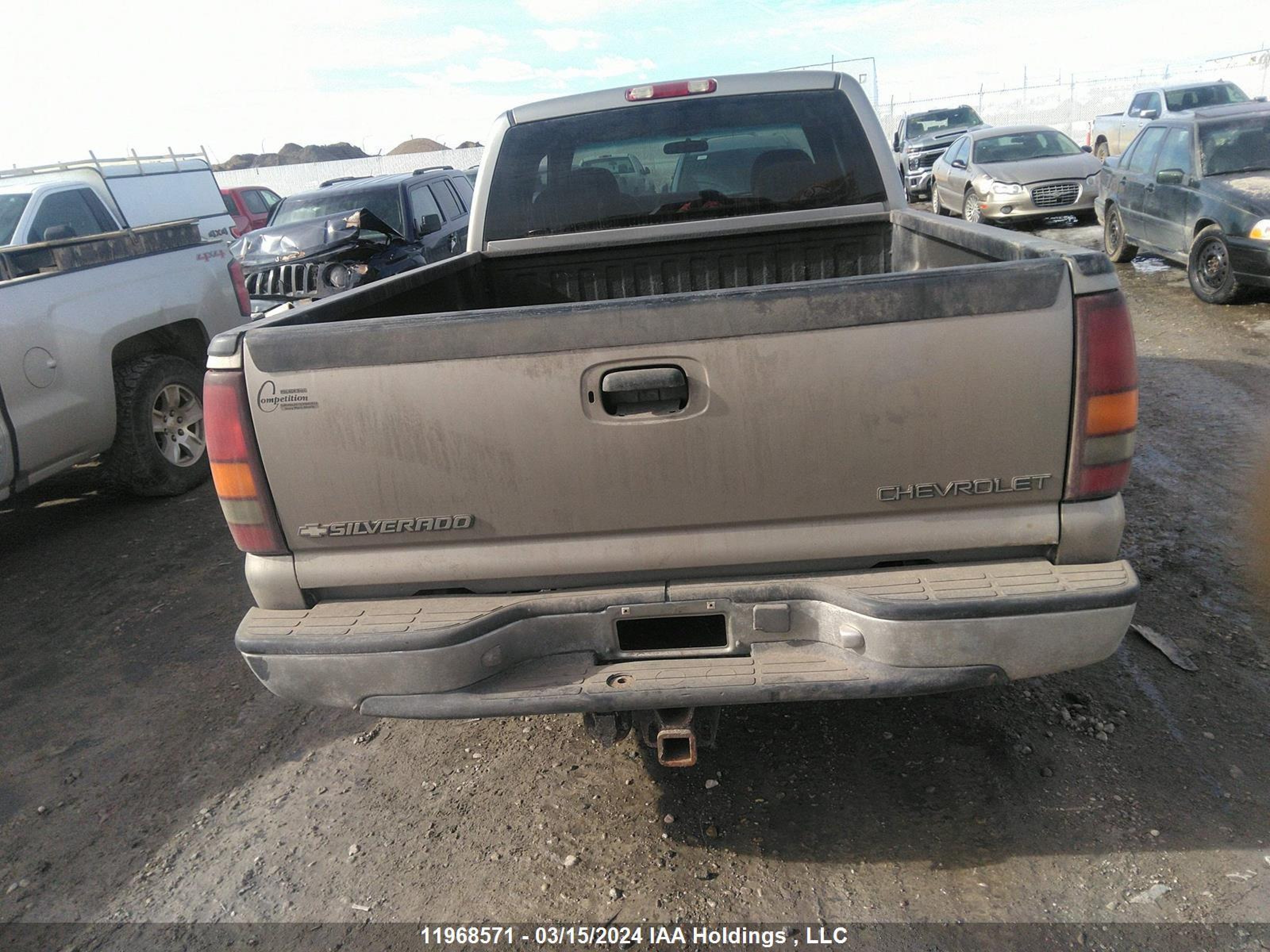 Photo 15 VIN: 1GCEC19V0YZ281807 - CHEVROLET SILVERADO 