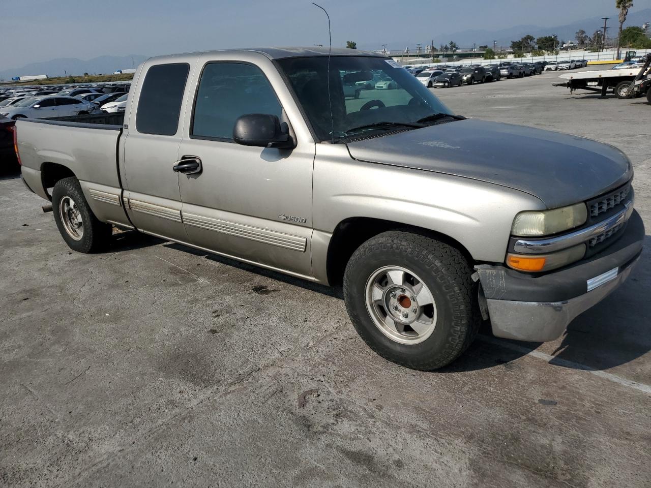 Photo 3 VIN: 1GCEC19V21Z133390 - CHEVROLET SILVERADO 