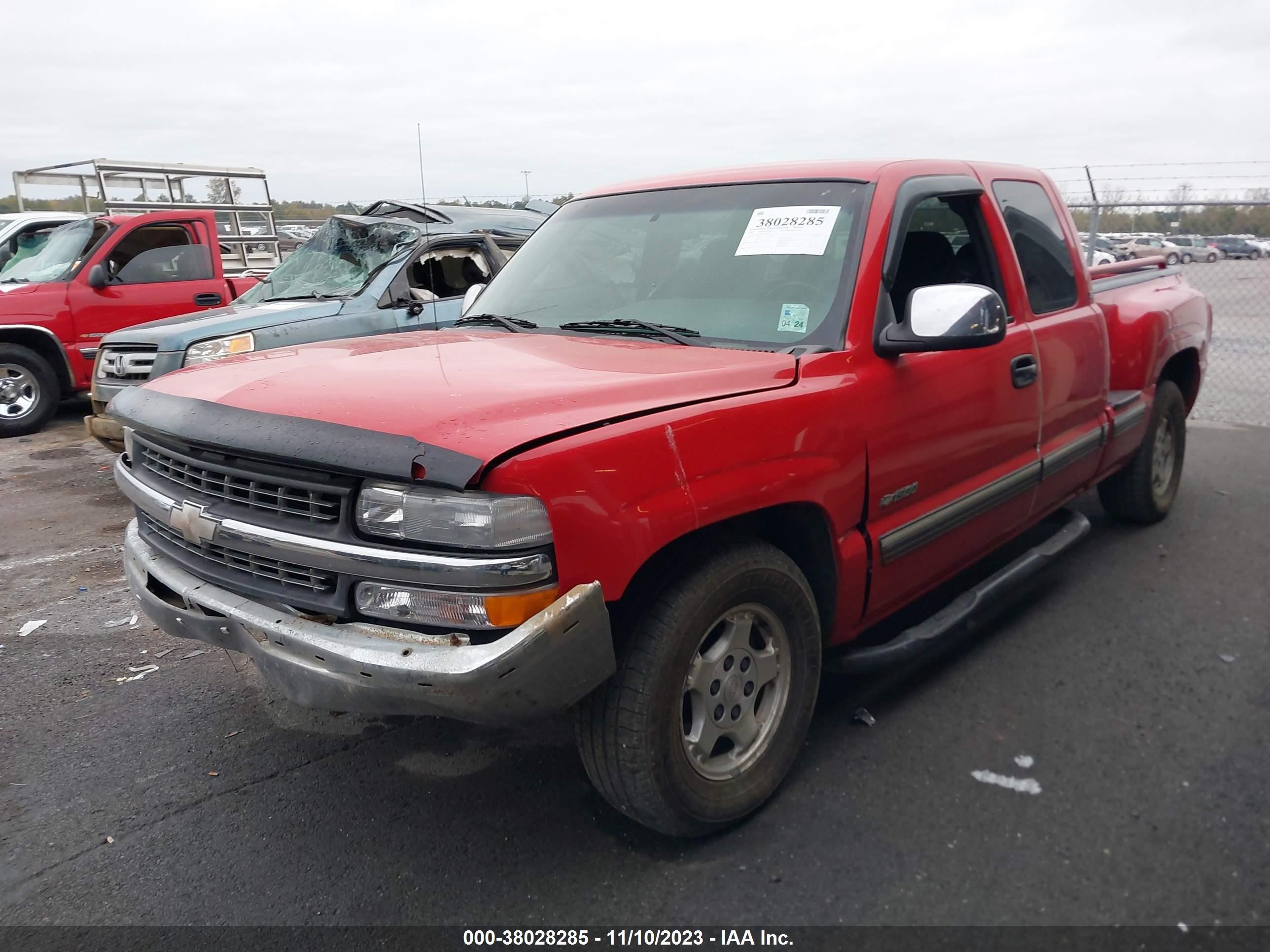 Photo 1 VIN: 1GCEC19V22Z227805 - CHEVROLET SILVERADO 