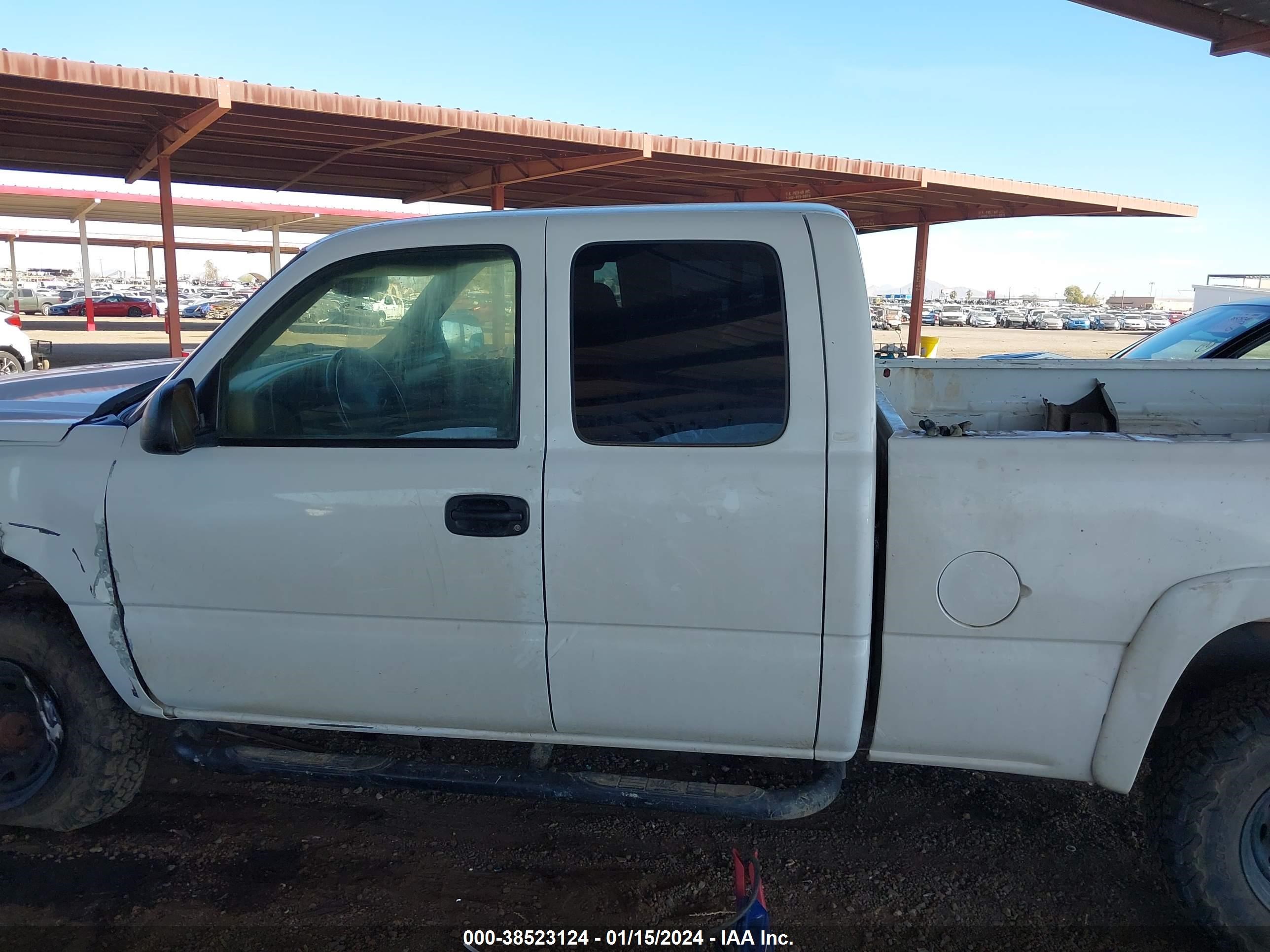 Photo 14 VIN: 1GCEC19V35Z348847 - CHEVROLET SILVERADO 