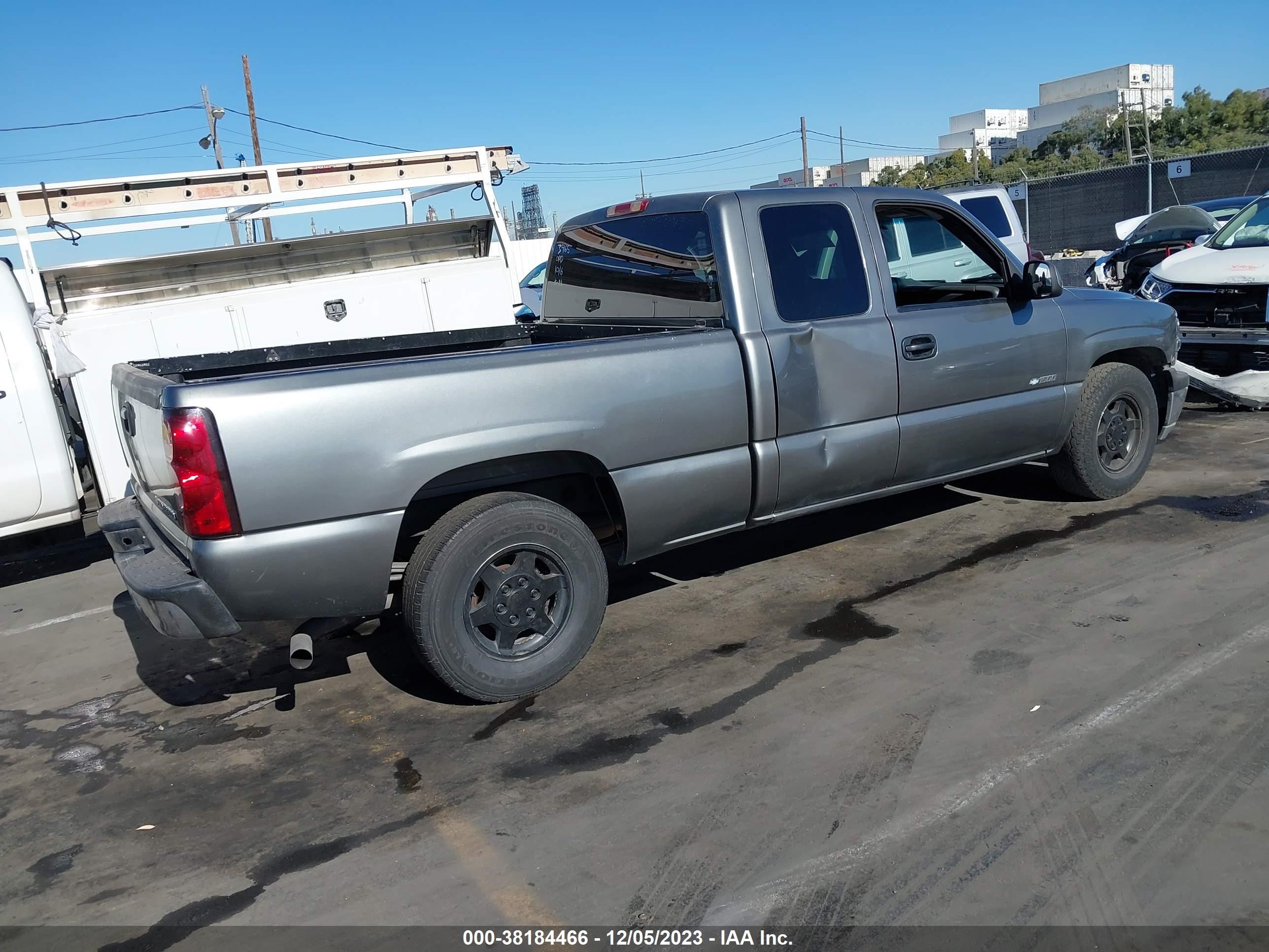 Photo 3 VIN: 1GCEC19V6YZ371401 - CHEVROLET SILVERADO 