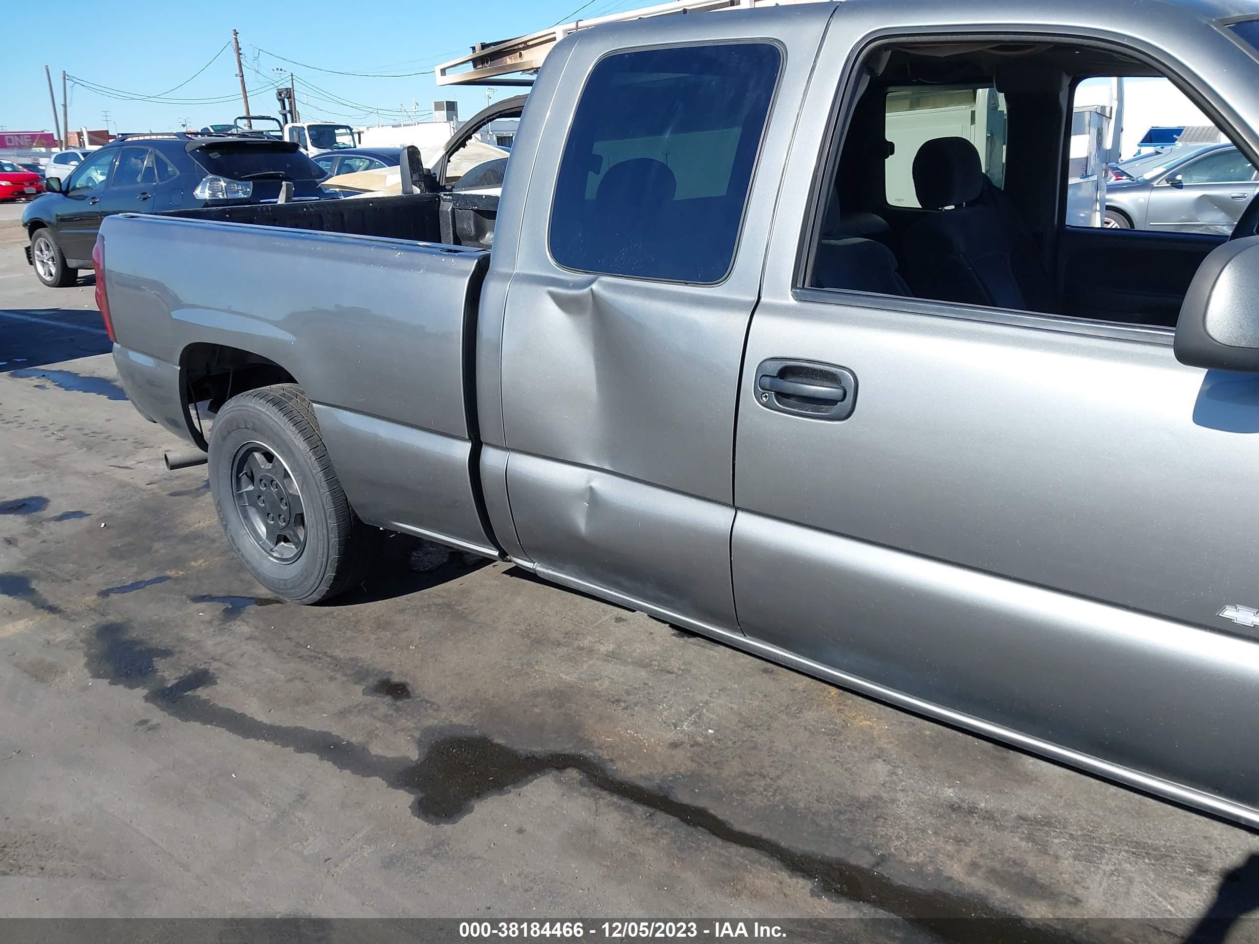 Photo 5 VIN: 1GCEC19V6YZ371401 - CHEVROLET SILVERADO 