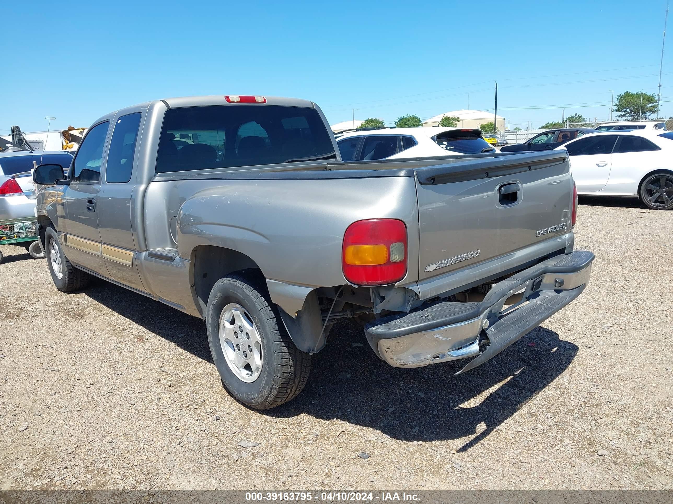 Photo 2 VIN: 1GCEC19V73Z329506 - CHEVROLET SILVERADO 