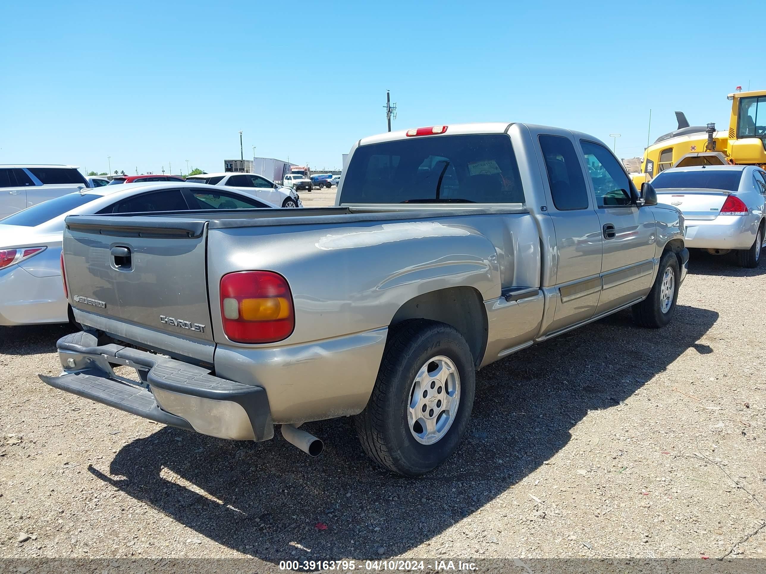 Photo 3 VIN: 1GCEC19V73Z329506 - CHEVROLET SILVERADO 