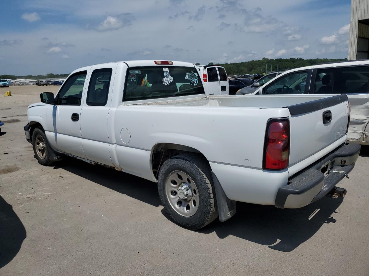 Photo 1 VIN: 1GCEC19V76Z263611 - CHEVROLET SILVERADO 