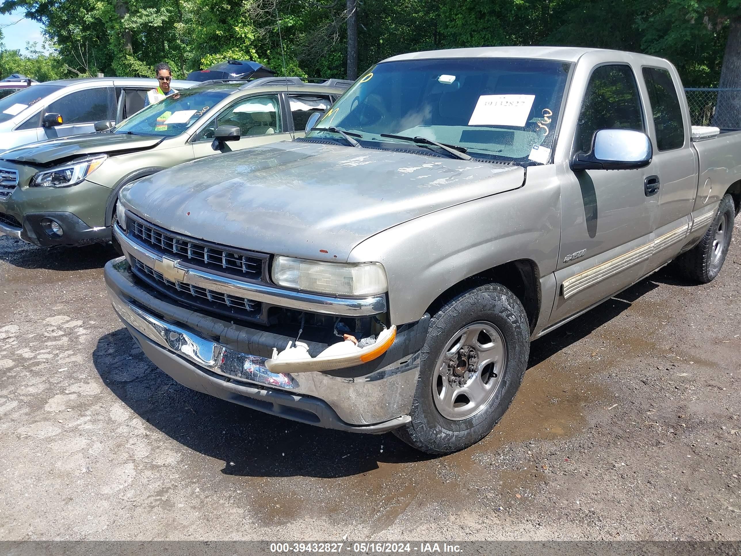 Photo 5 VIN: 1GCEC19V7YZ270318 - CHEVROLET SILVERADO 