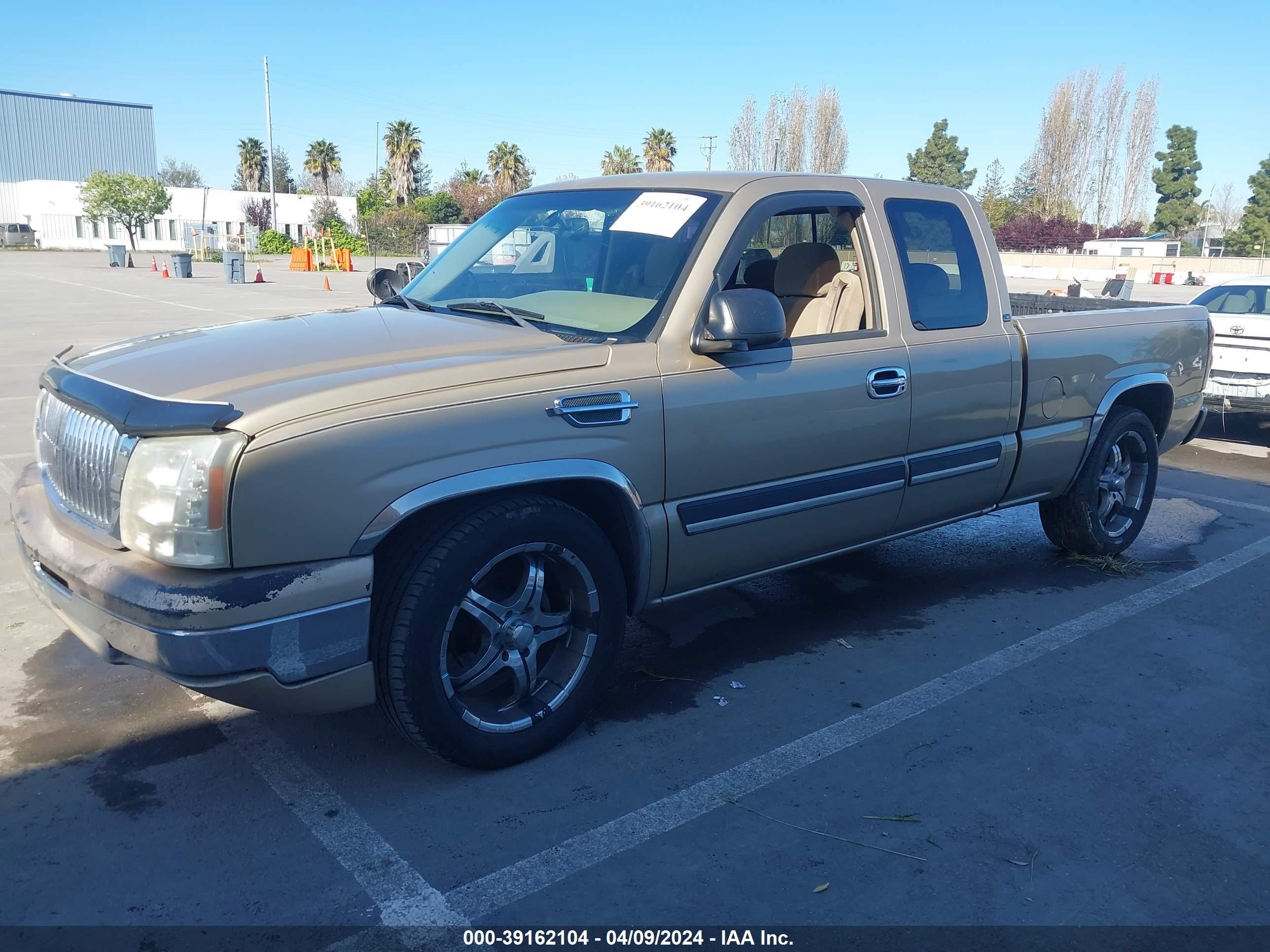 Photo 1 VIN: 1GCEC19V94Z108376 - CHEVROLET SILVERADO 