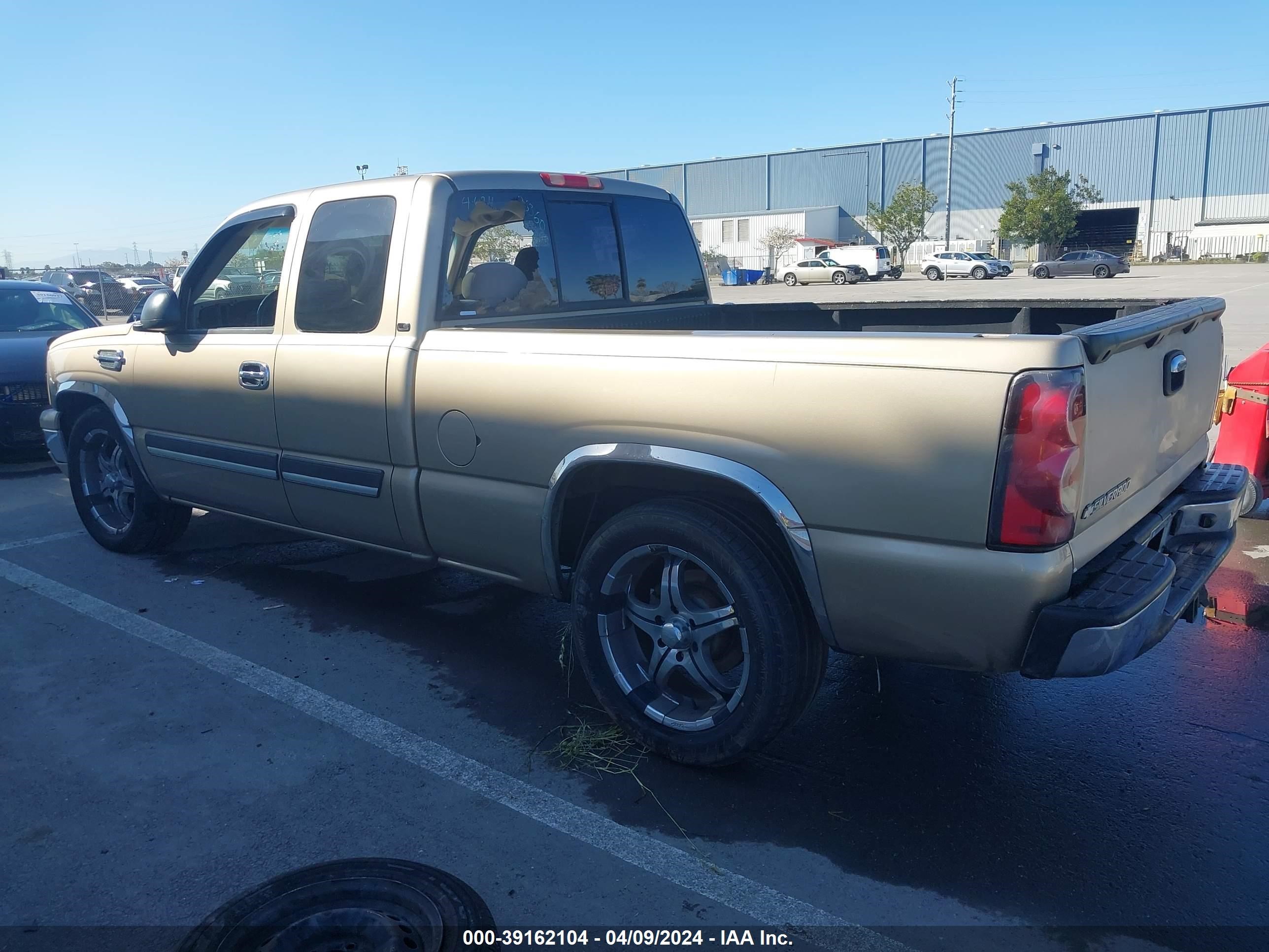 Photo 2 VIN: 1GCEC19V94Z108376 - CHEVROLET SILVERADO 