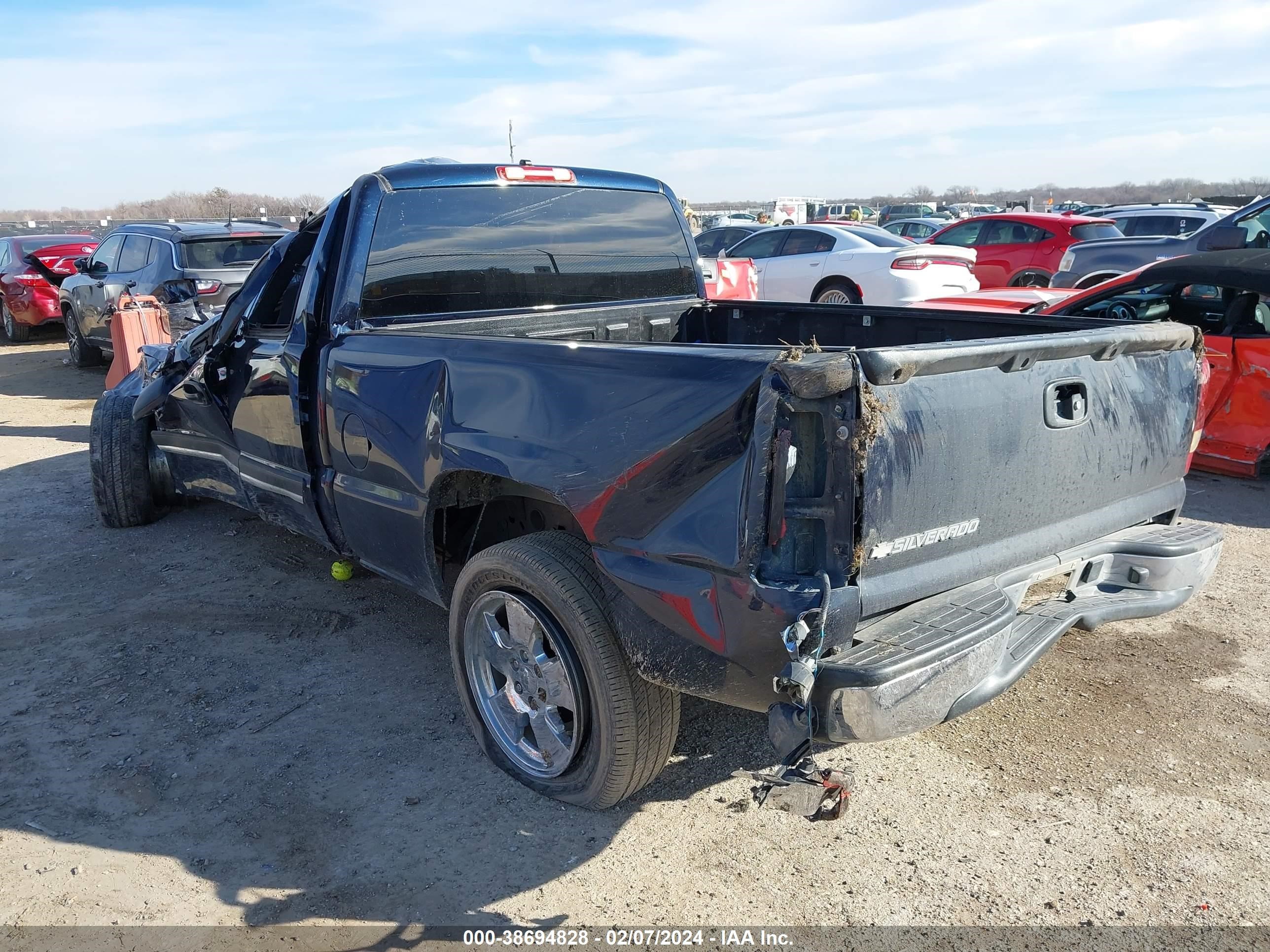 Photo 2 VIN: 1GCEC19VX6Z208246 - CHEVROLET SILVERADO 