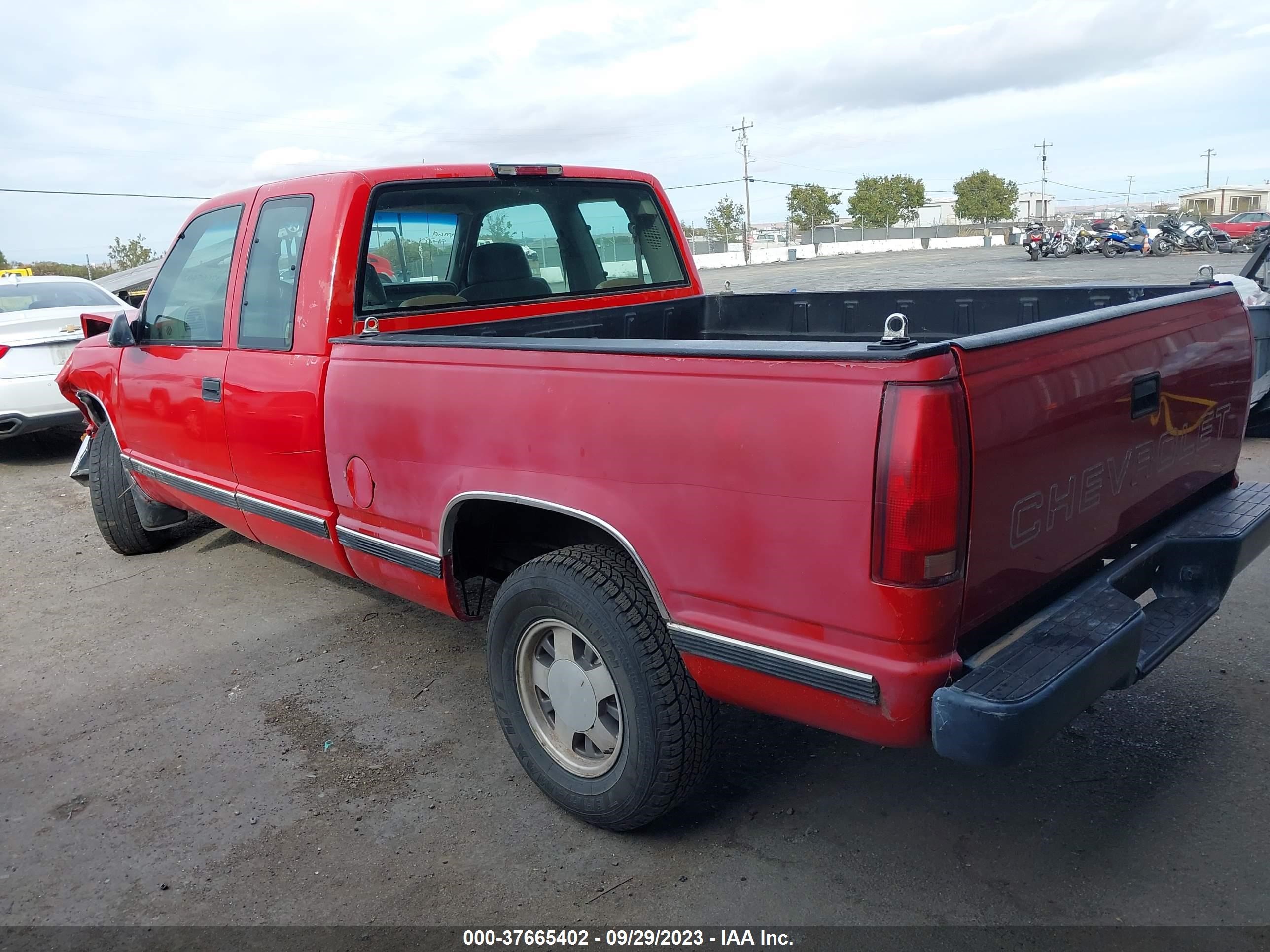 Photo 2 VIN: 1GCEC19W0VE217889 - CHEVROLET S-10 PICKUP 