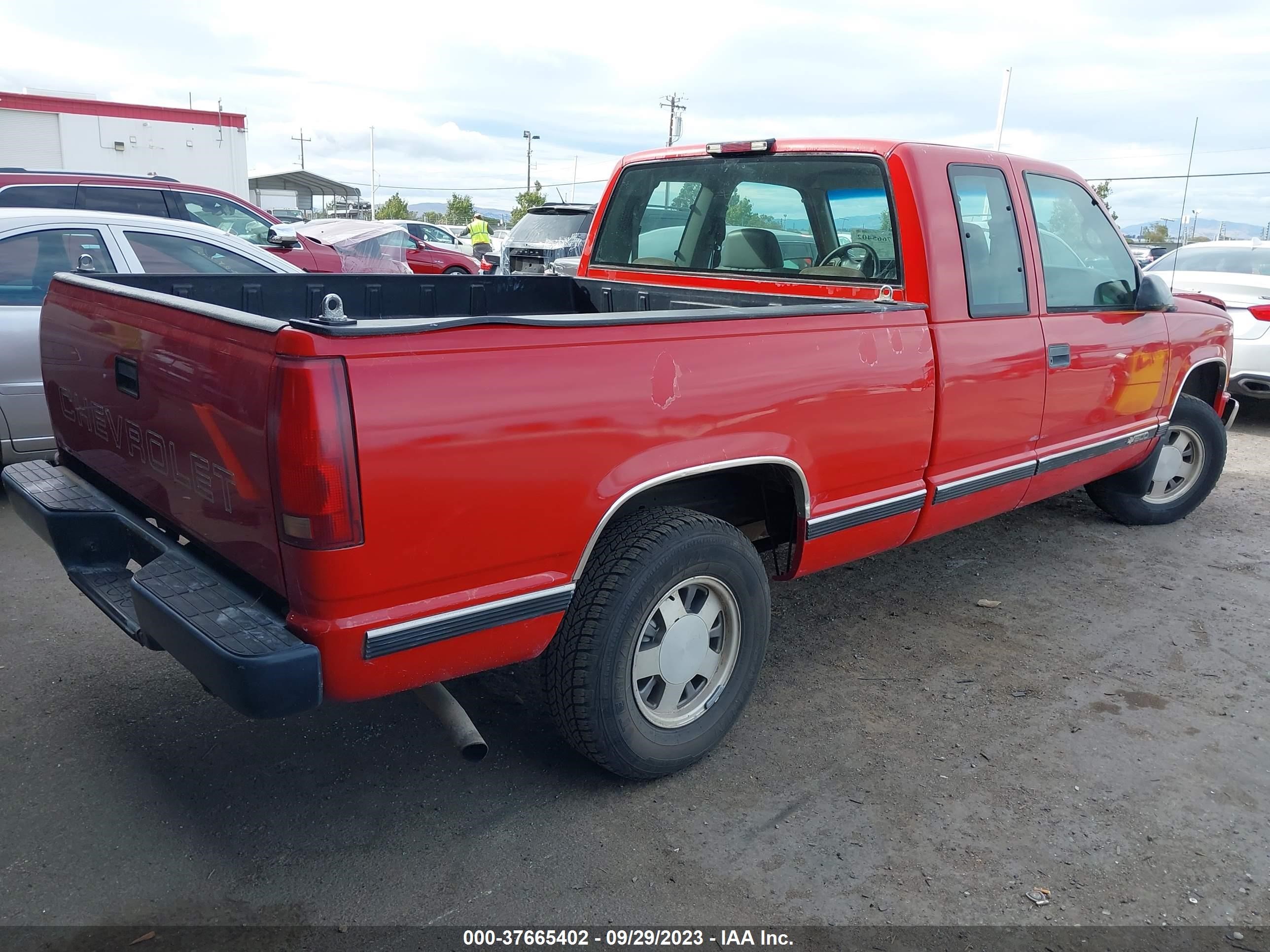 Photo 3 VIN: 1GCEC19W0VE217889 - CHEVROLET S-10 PICKUP 