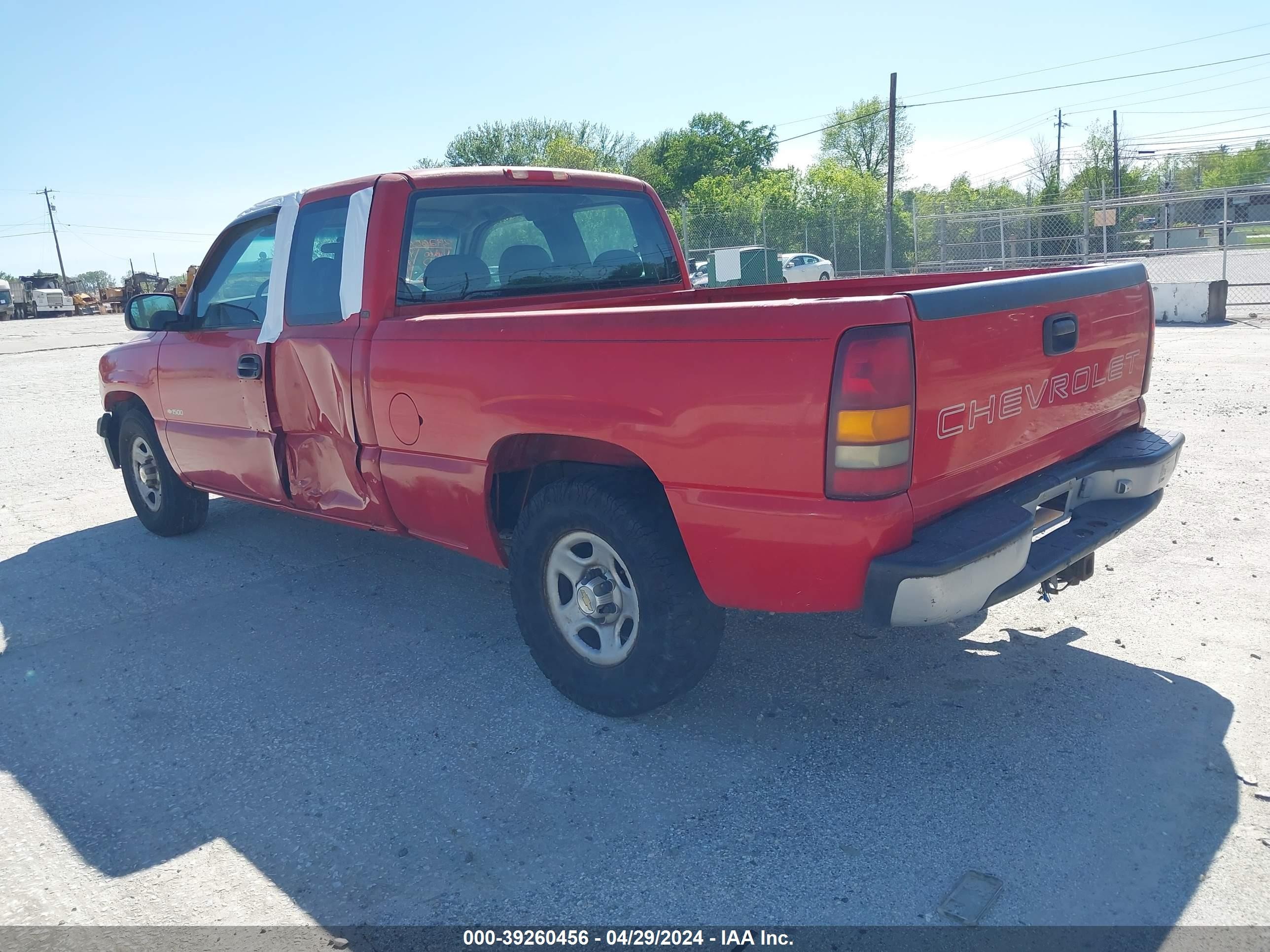 Photo 2 VIN: 1GCEC19W0YZ345627 - CHEVROLET SILVERADO 