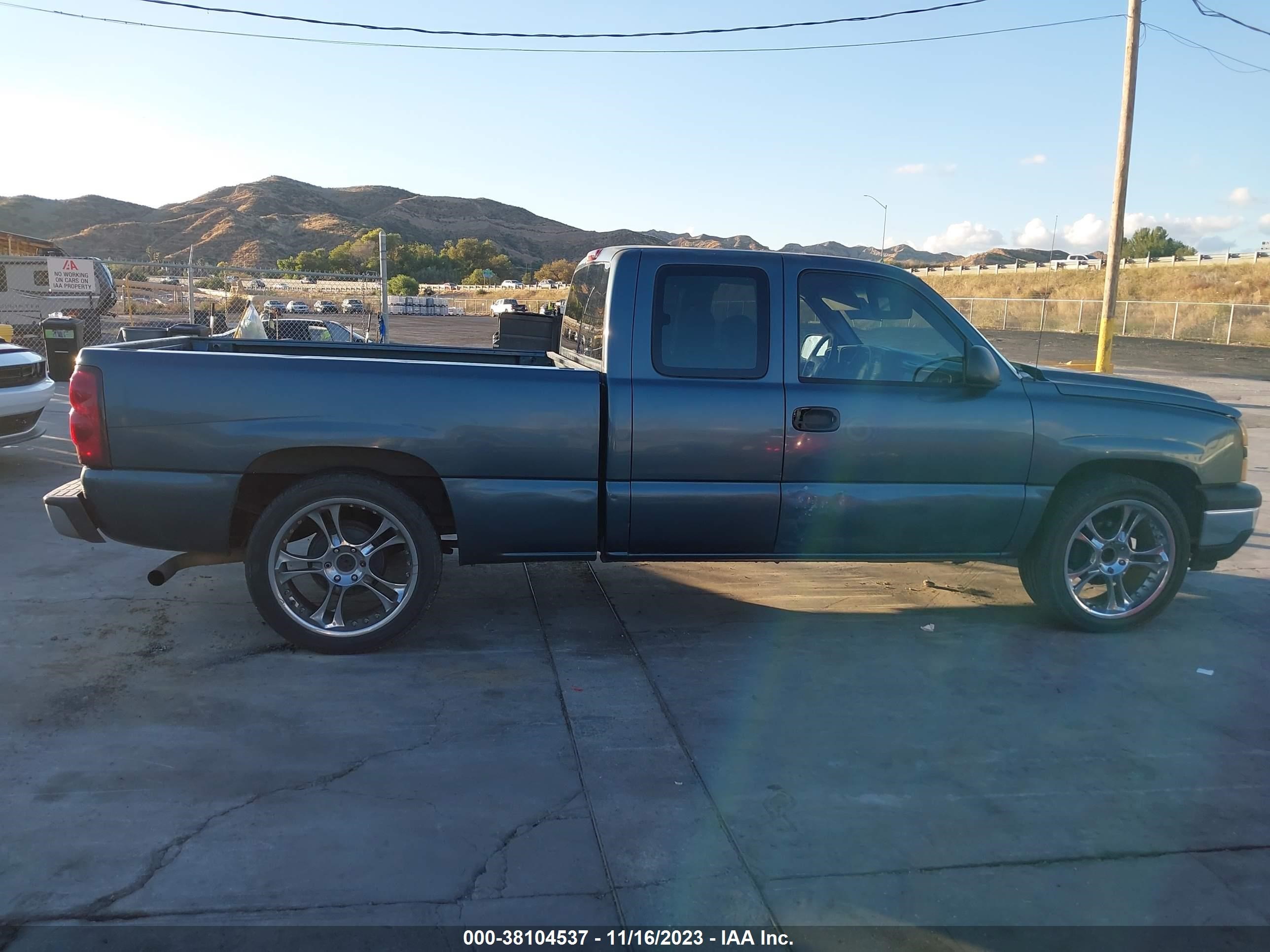 Photo 11 VIN: 1GCEC19X17Z165936 - CHEVROLET SILVERADO 