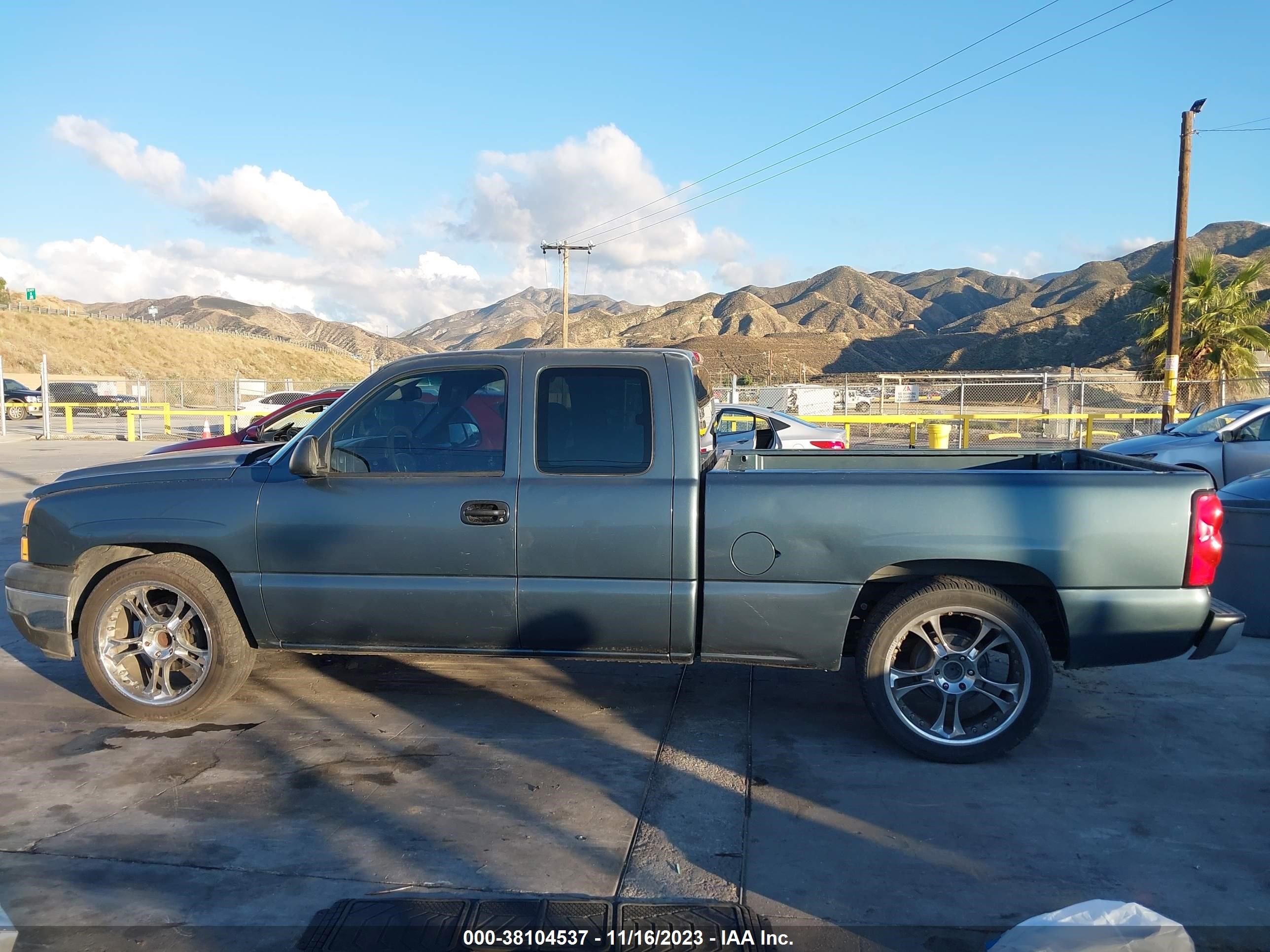 Photo 12 VIN: 1GCEC19X17Z165936 - CHEVROLET SILVERADO 